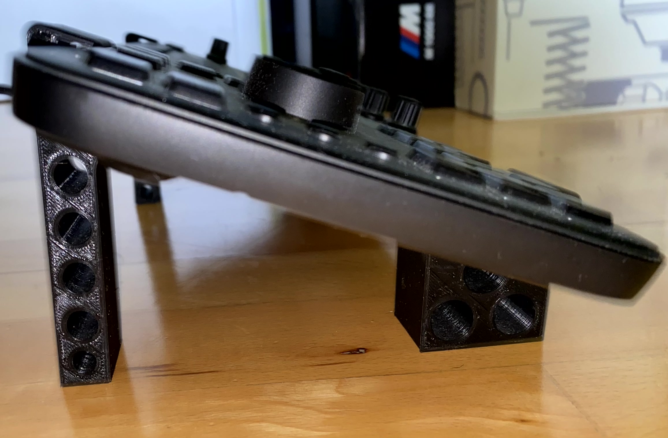 Loupedeck+ Stand