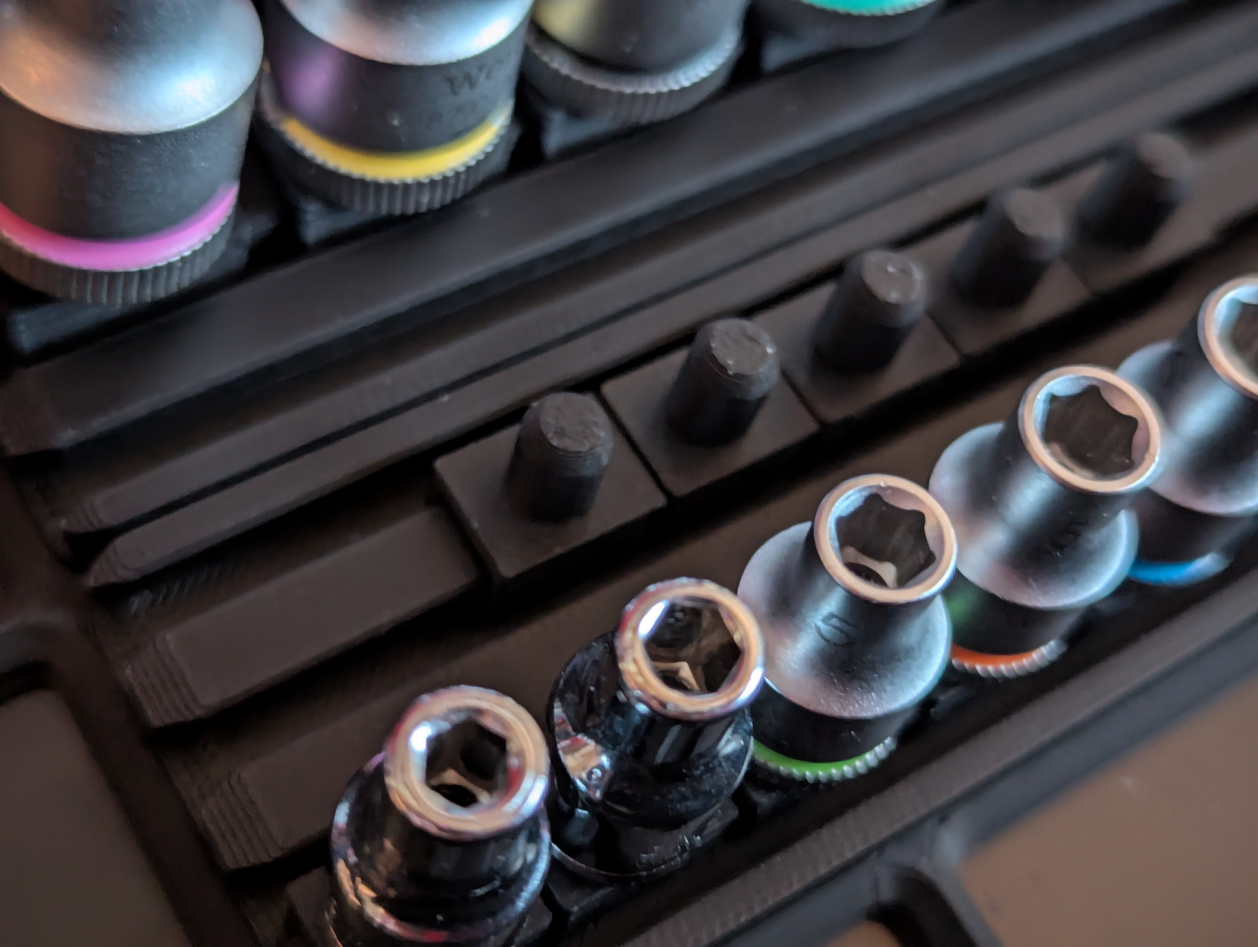 Miniatura 2 do modelo 3D Gridfinity socket holders on rails