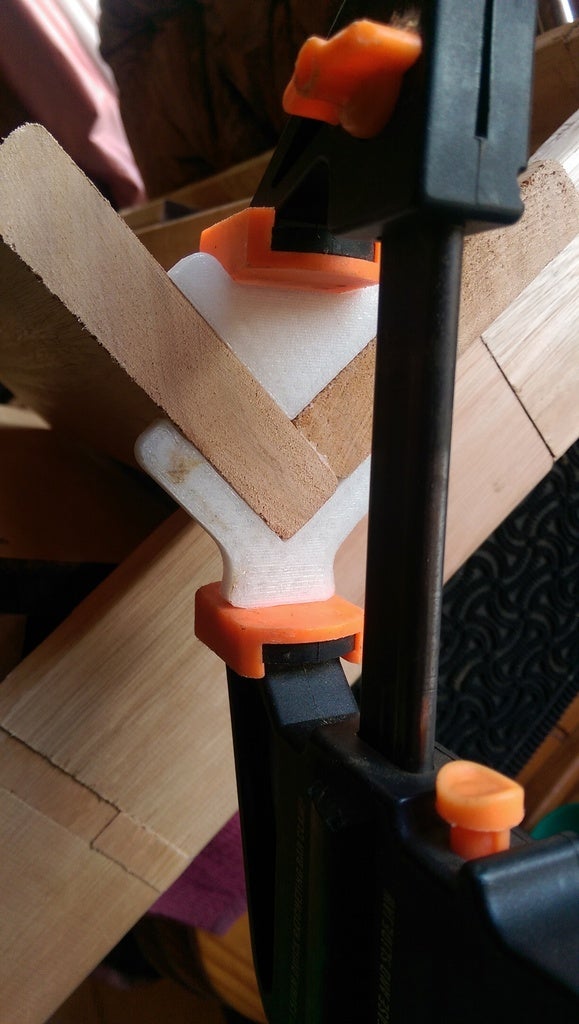 Corner clamps