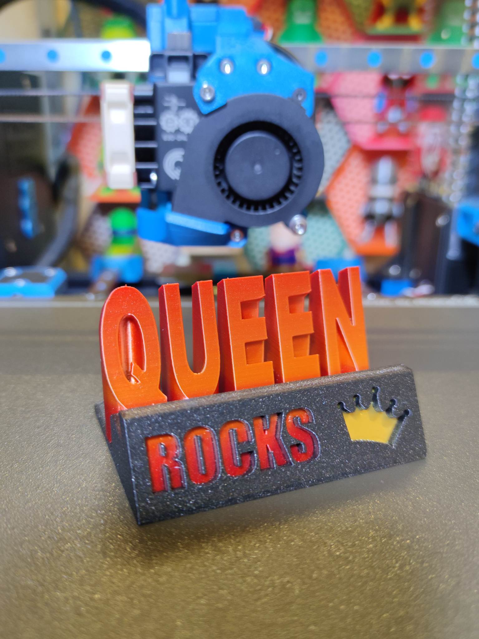 queen-phone-stand-by-sucotte-download-free-stl-model-printables