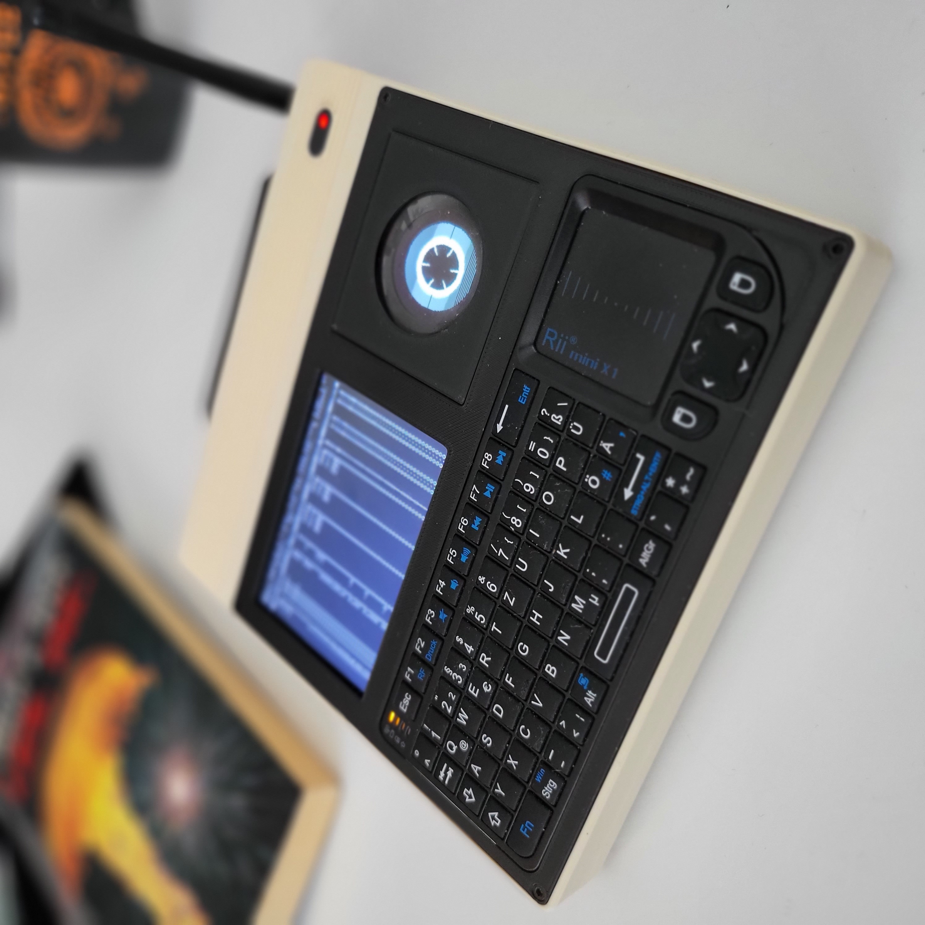 Cyberdore - RPi powered Cyberdeck