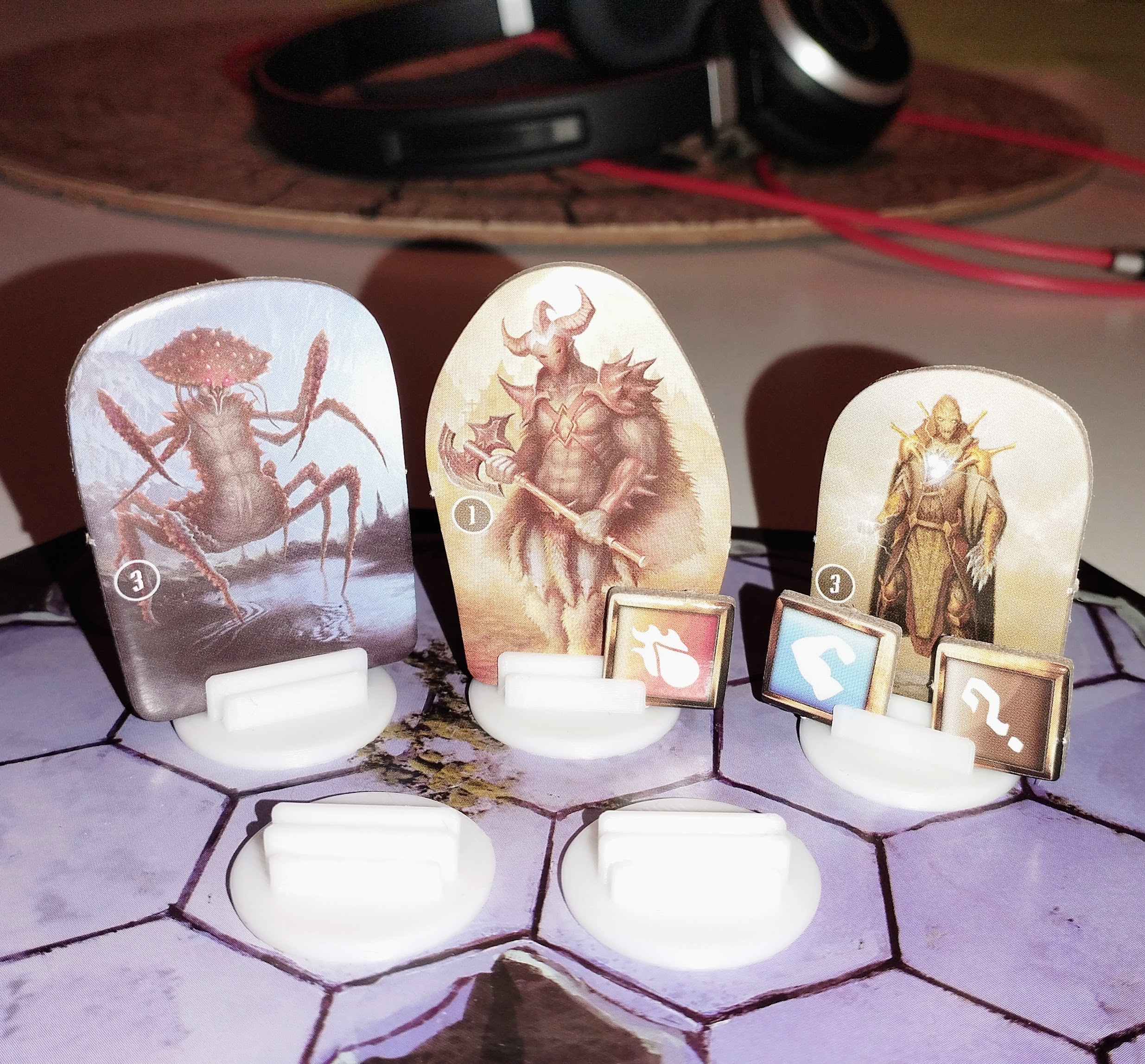 Simplest working base for Gloomhaven paper figure