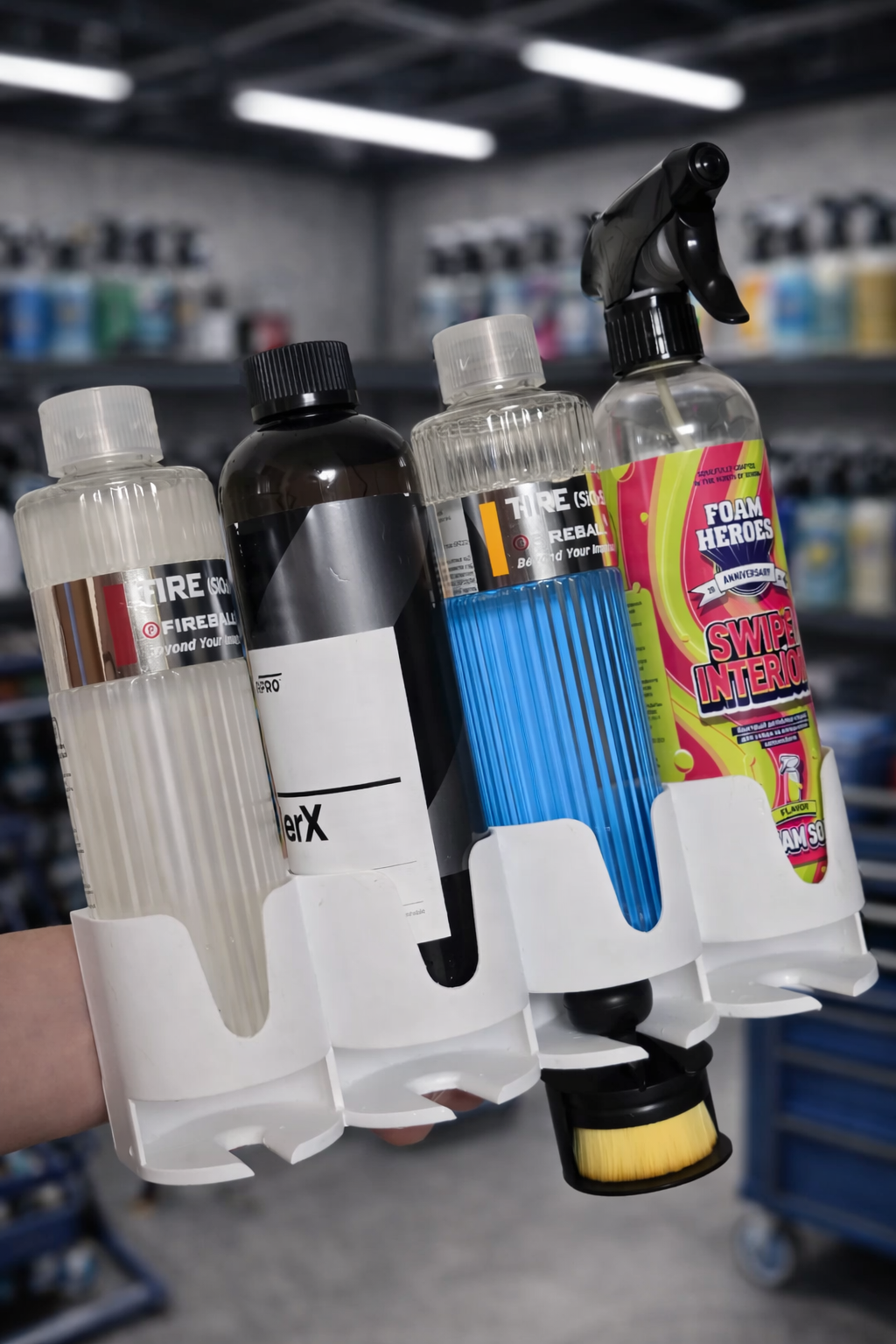 Holder of bottle 500ml with applicator