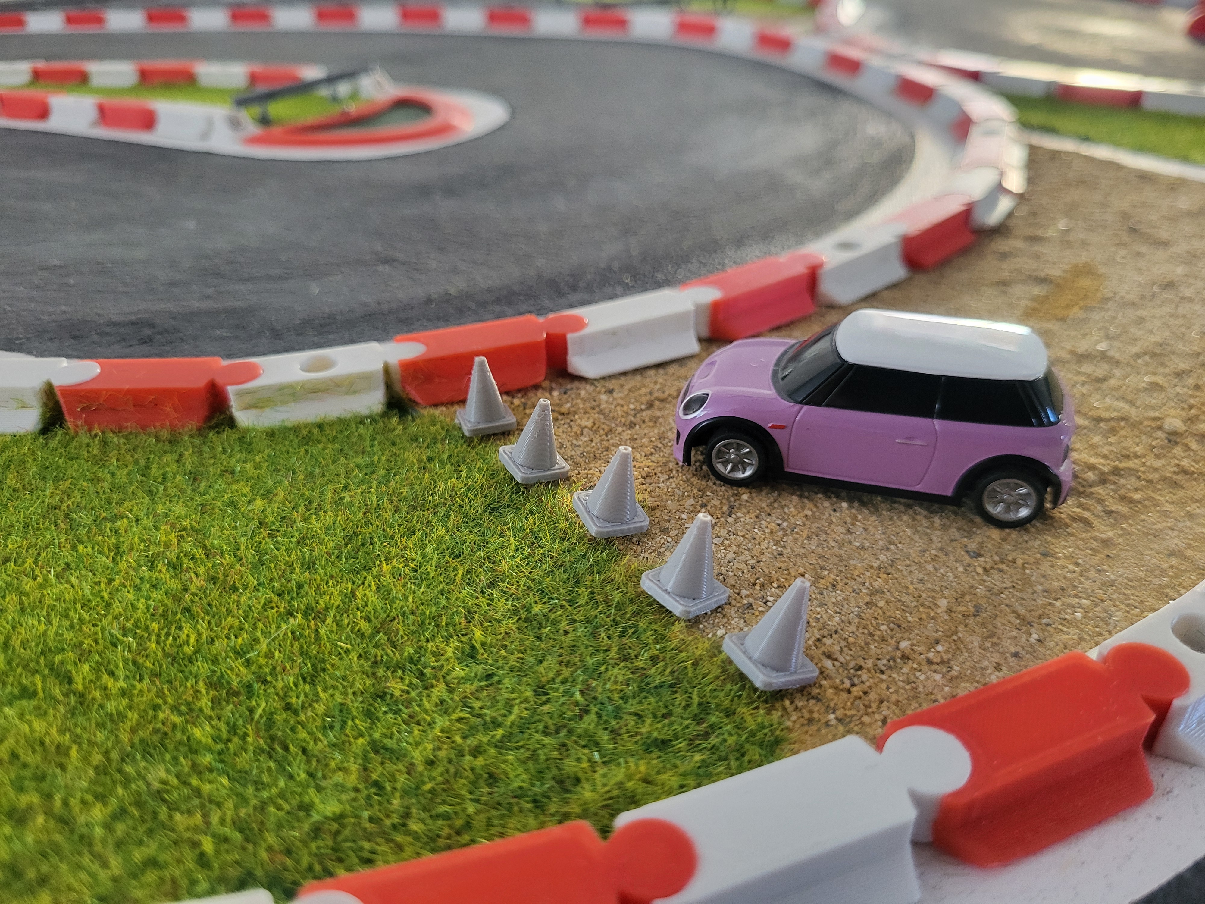 Tiny Traffic Cones 1/76