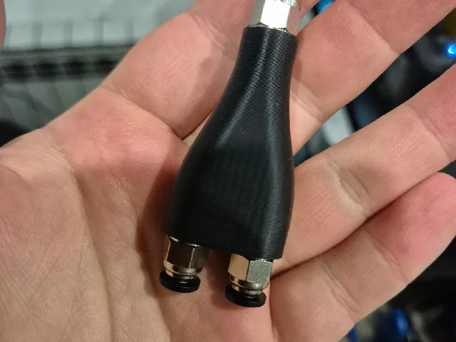 PTFE Tube Y Coupler with TPC4-01 Connectors
