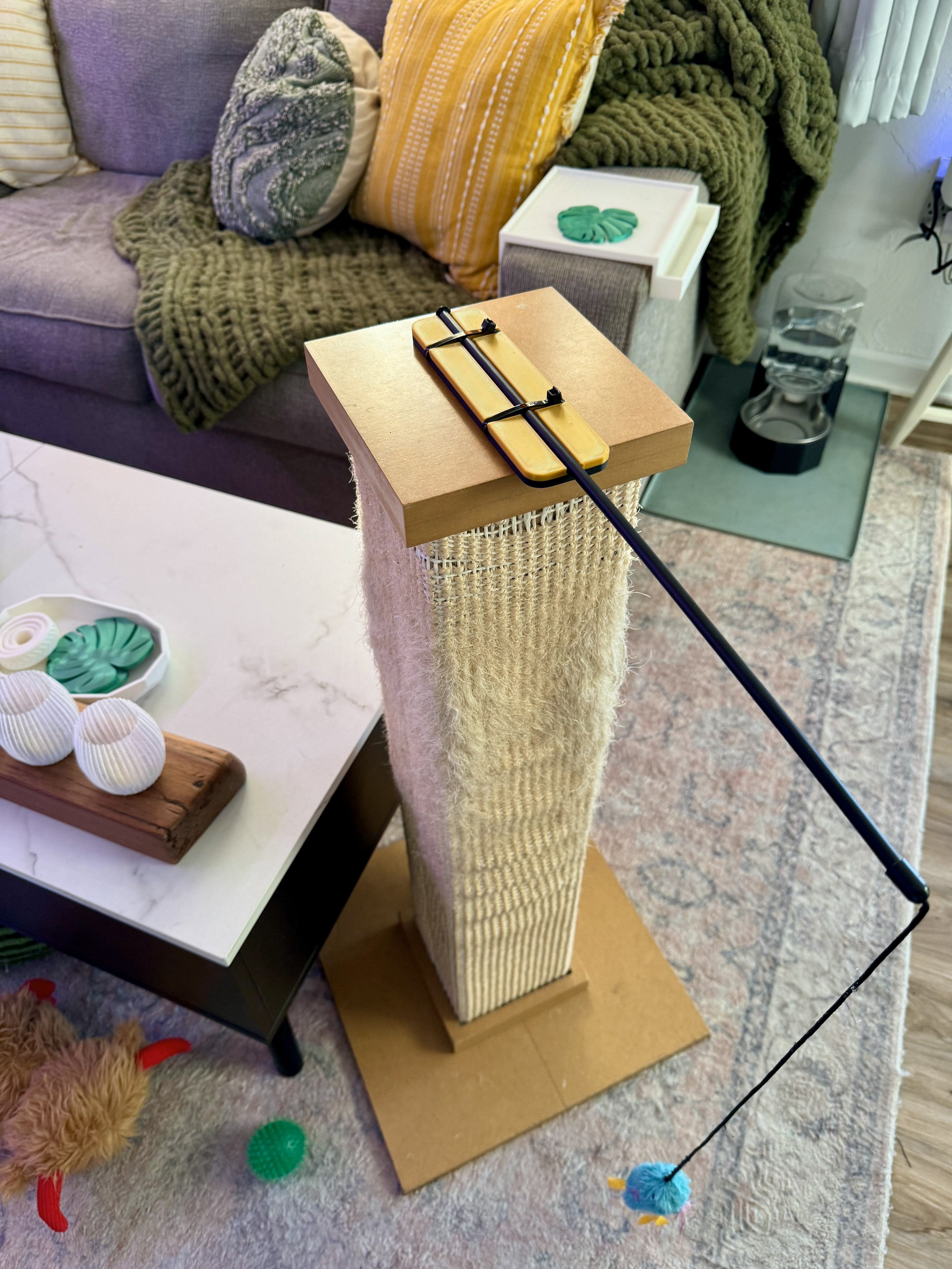 Cat Scratching Post Wand Toy/Teaser Mount
