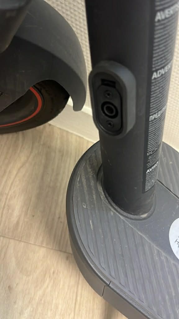 Couvercle  de la prise de charge pour Xiaomi Electric Scooter 5 3D model