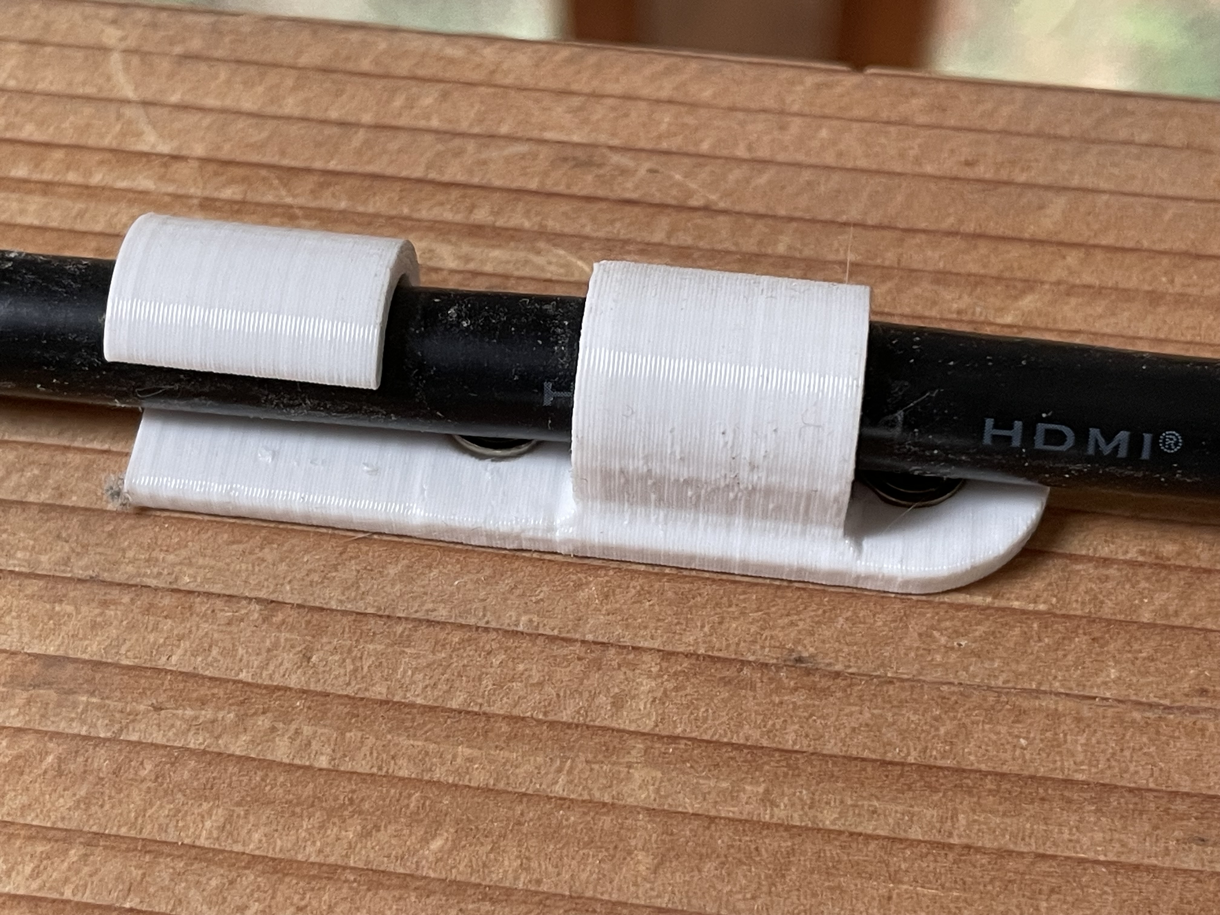 Cable Holder/Kabelführung