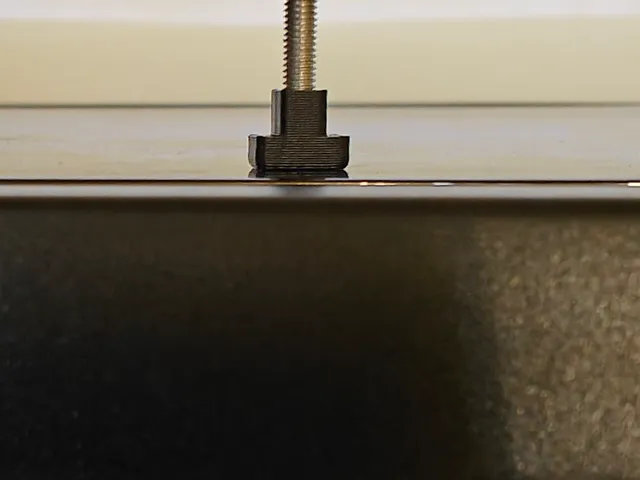 Mounting hardware for passivly cooled Micro PC