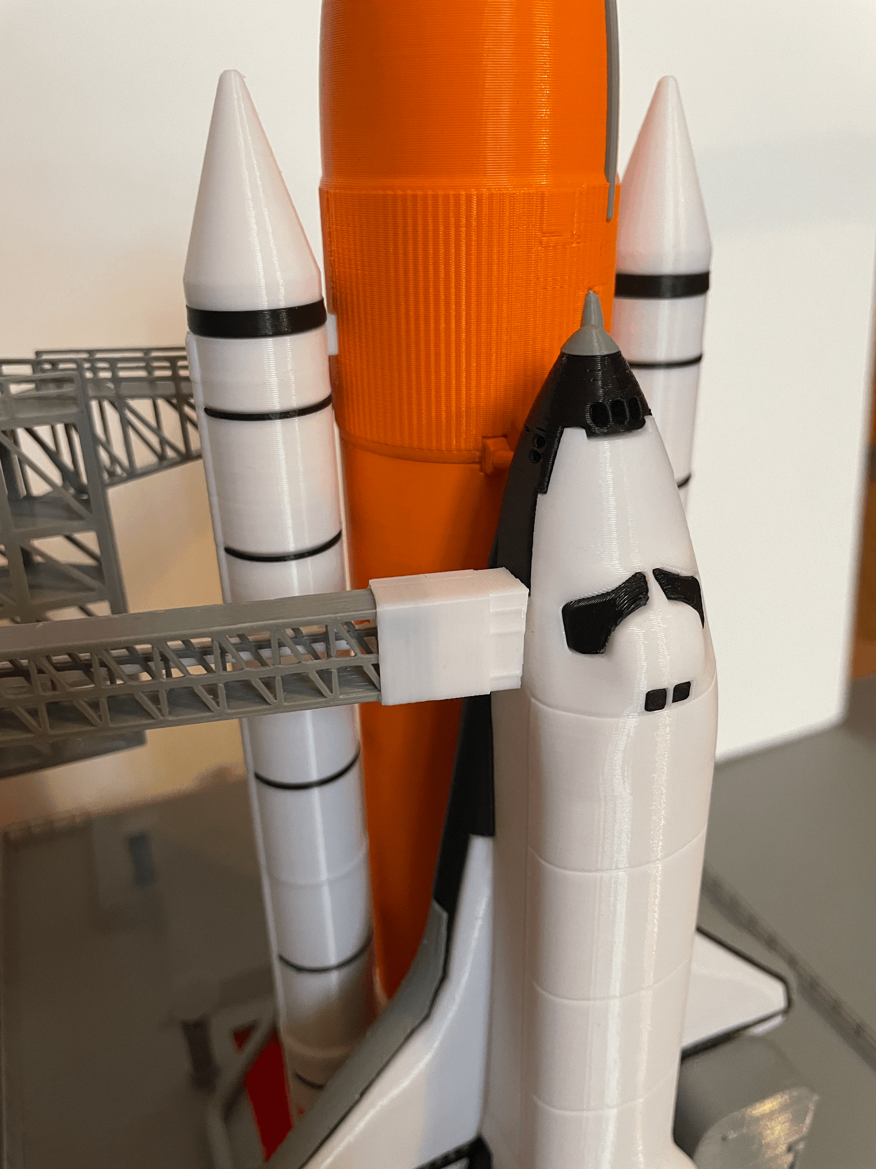 Miniatura 4 do modelo 3D Space Shuttle FSS Tower