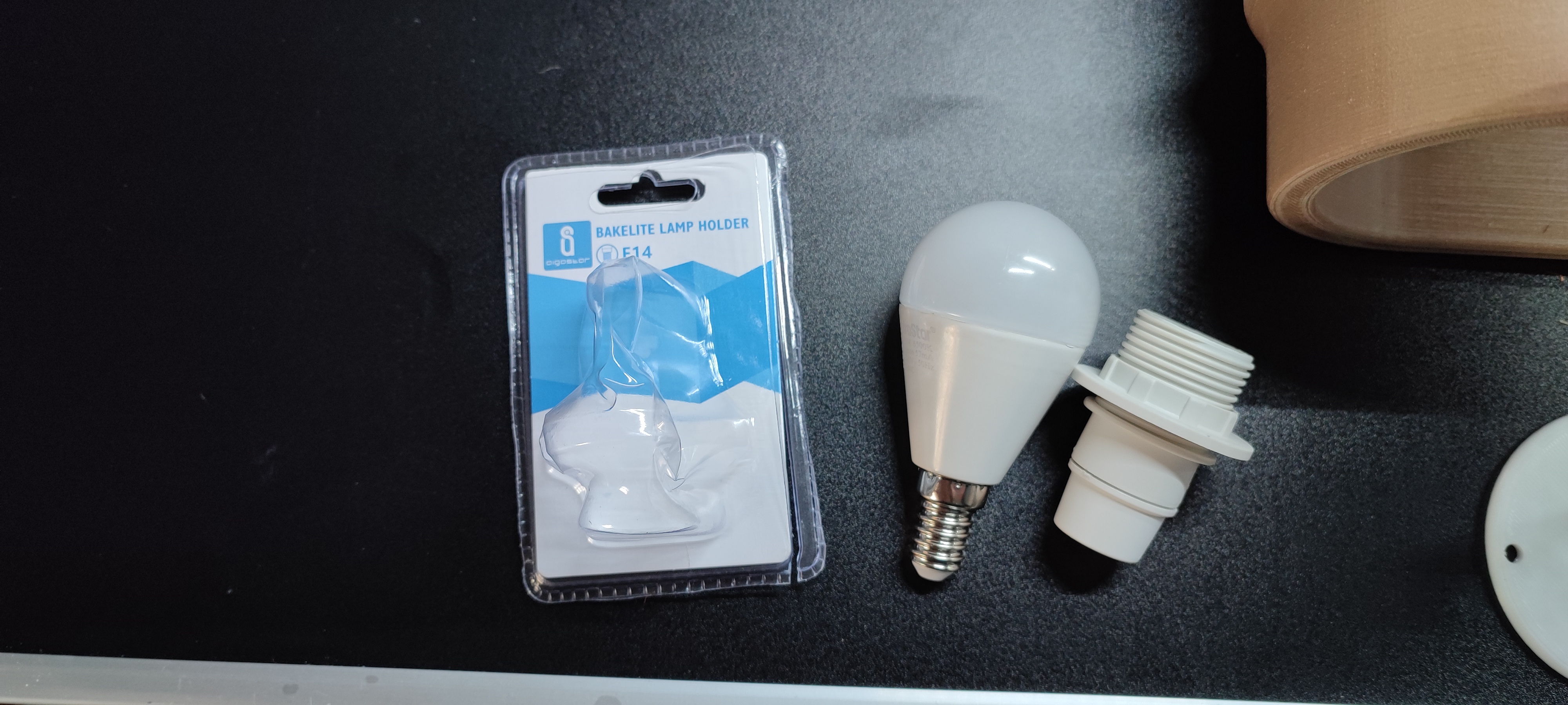 Miniatura 5 do modelo 3D Desk Lamp