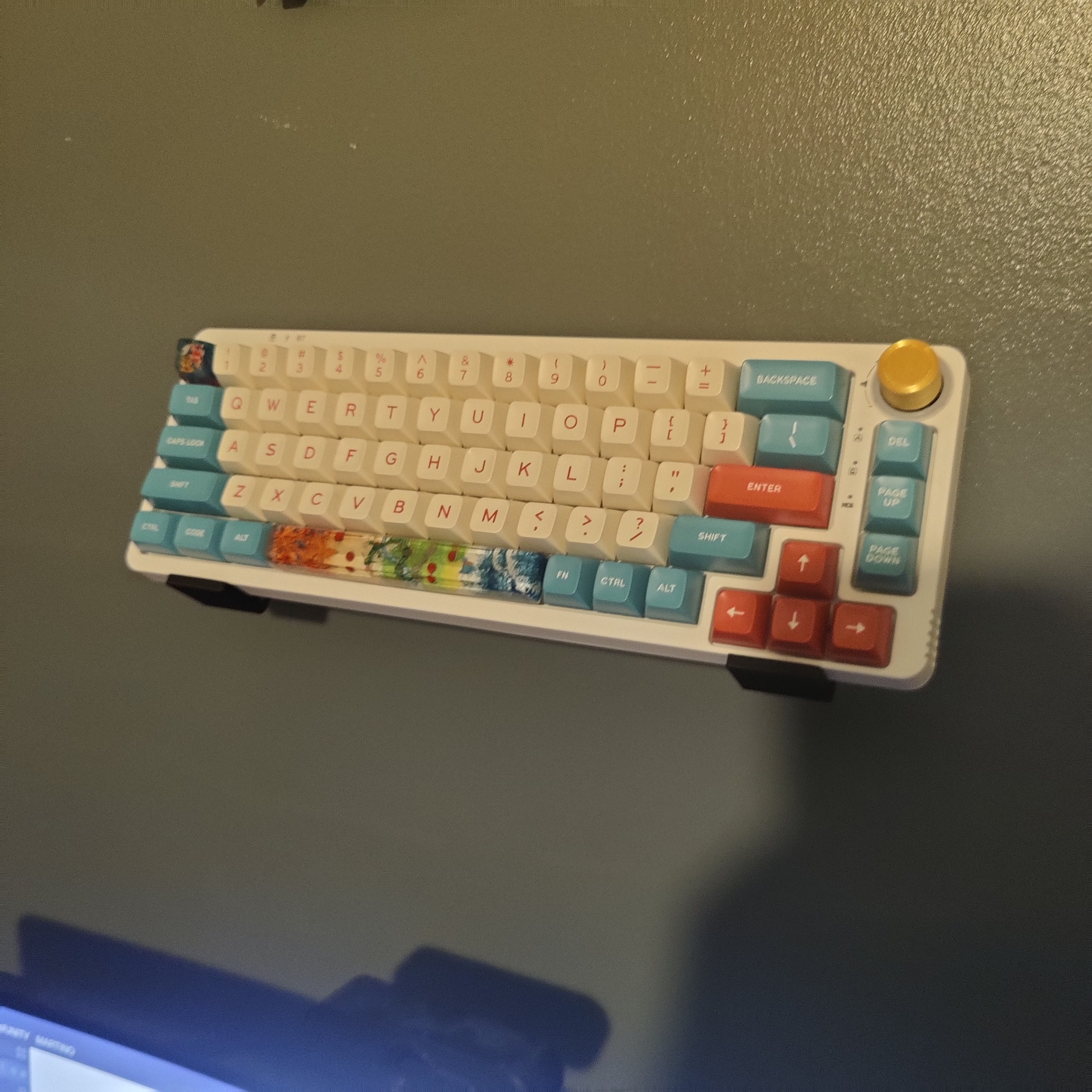 65% Keyboard Wall Mount / Stand