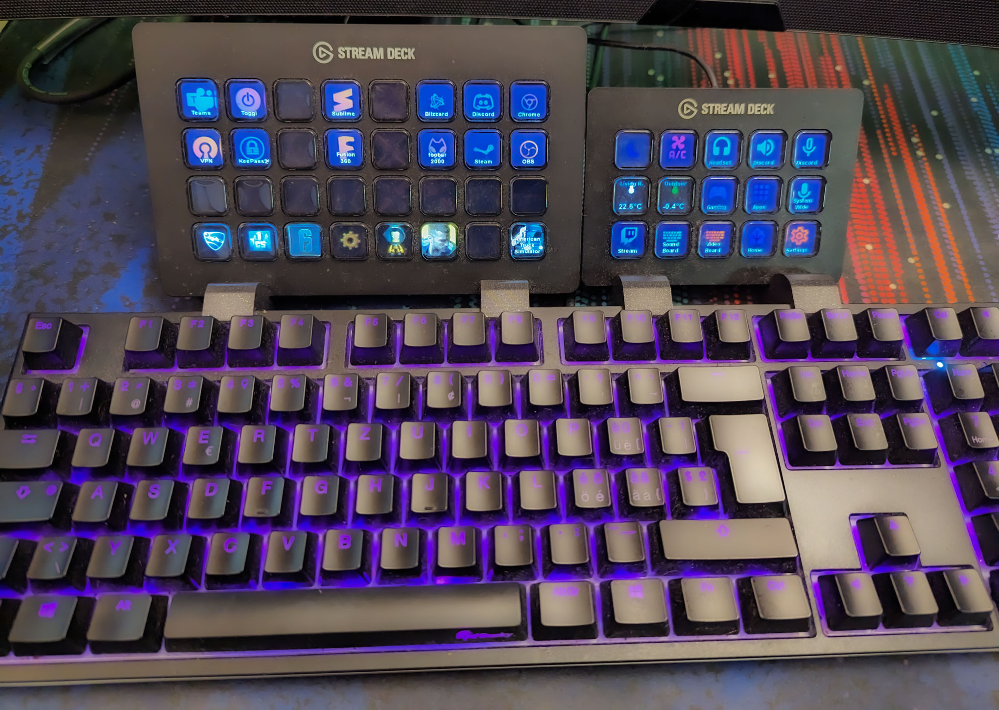 Stream Deck Stand for Ducky One 2