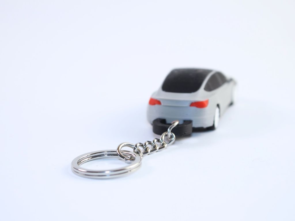 Miniatura 3 do modelo 3D Tesla model 3 Keychain