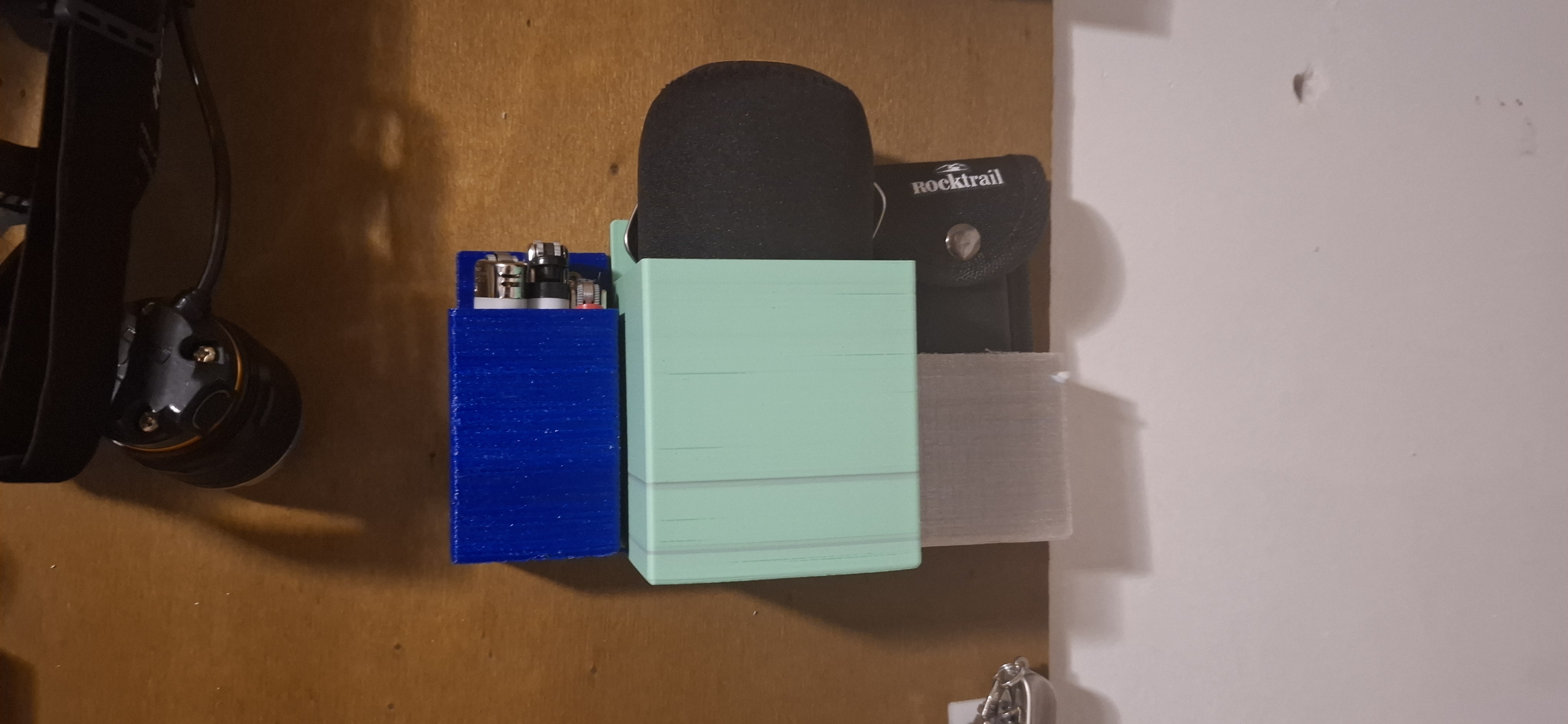 Generic wall hanger - customizeable