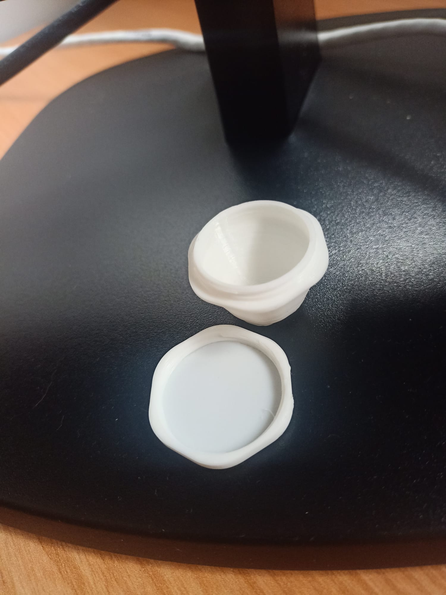 Miniatura 3 do modelo 3D Mini-Lip balm container