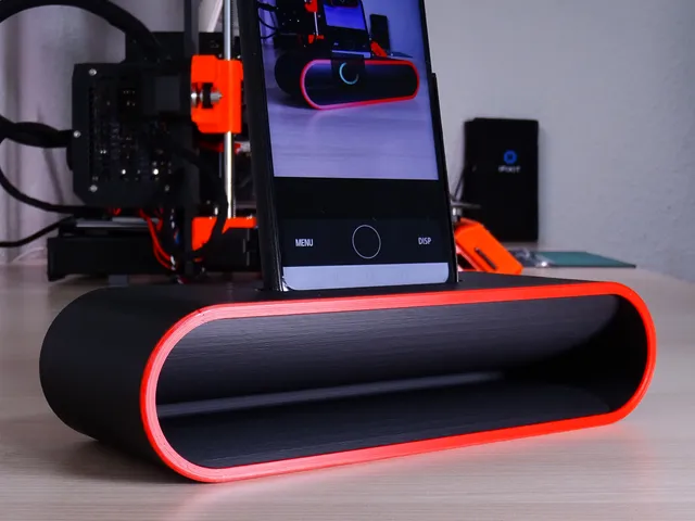 Speaker stand / Passive amplifier