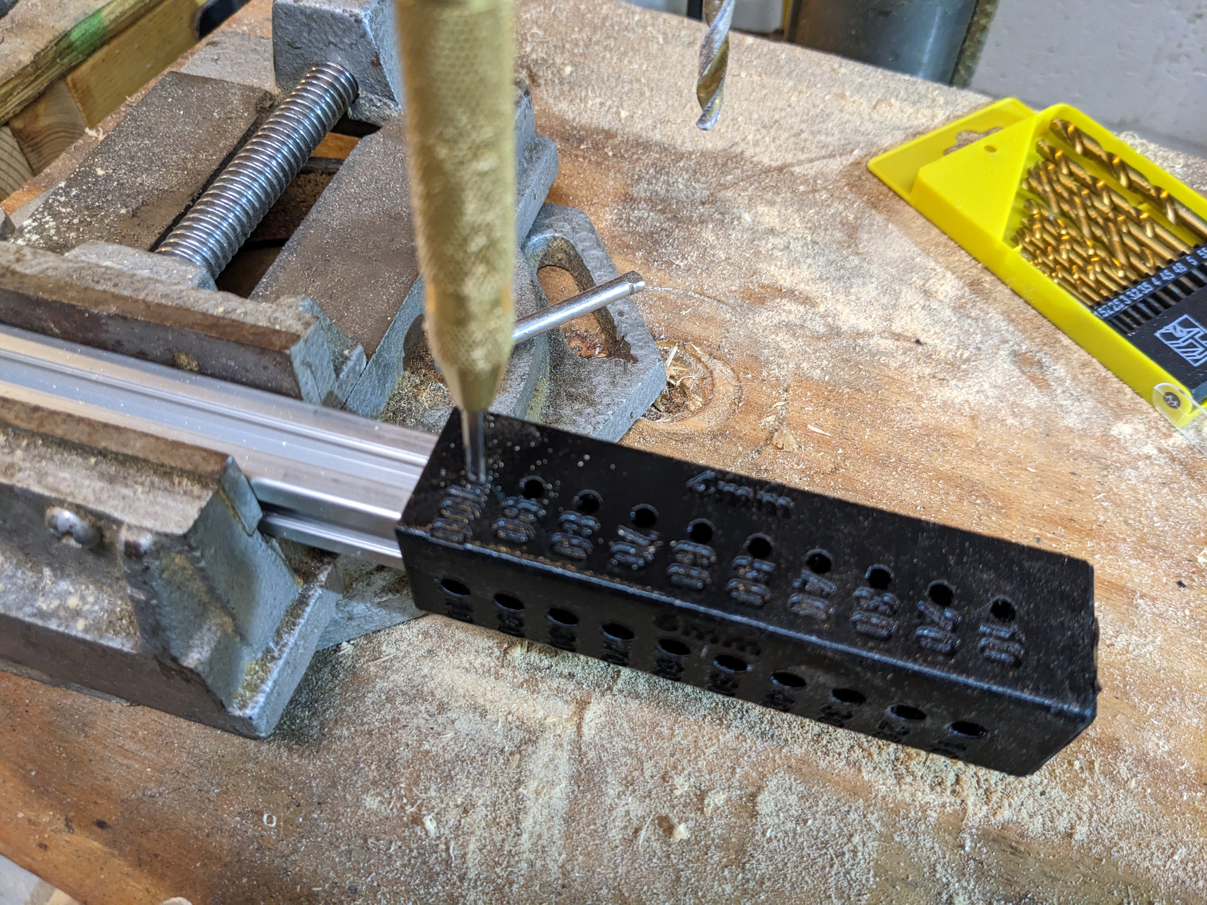 2020 Aluminum Extrusion Drill Guide