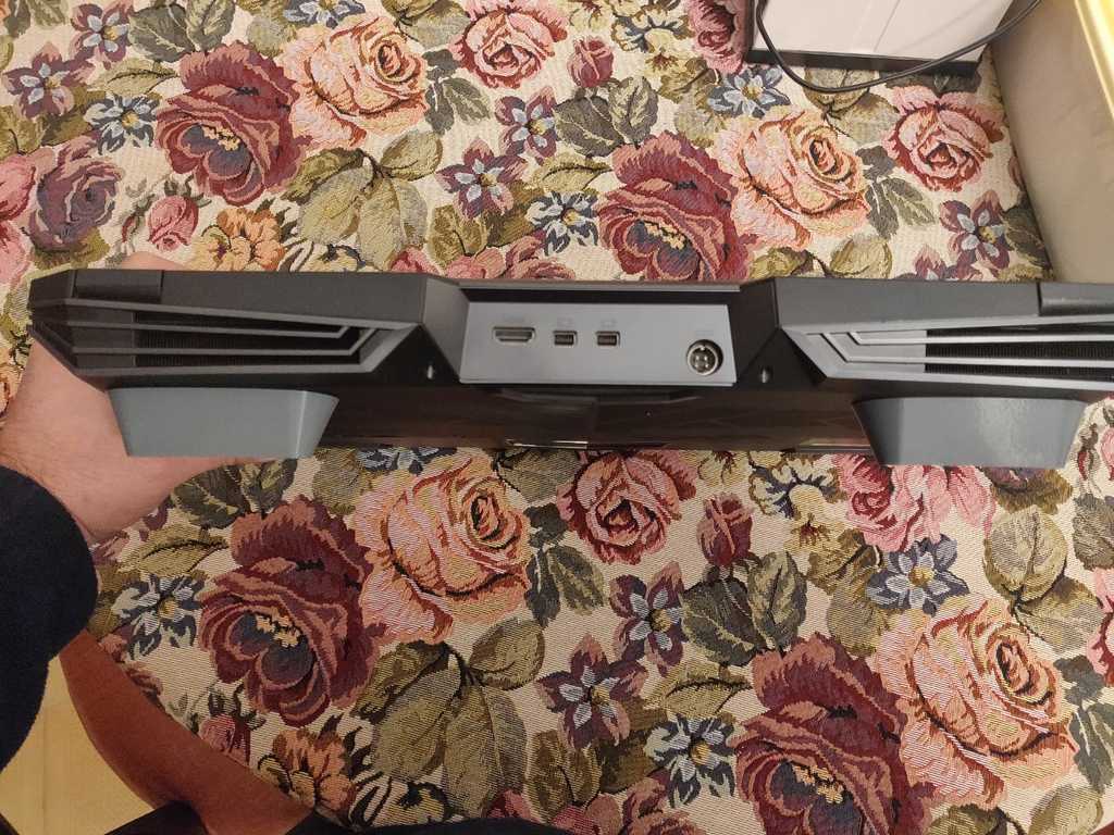 Raised feet for clevo notebooks