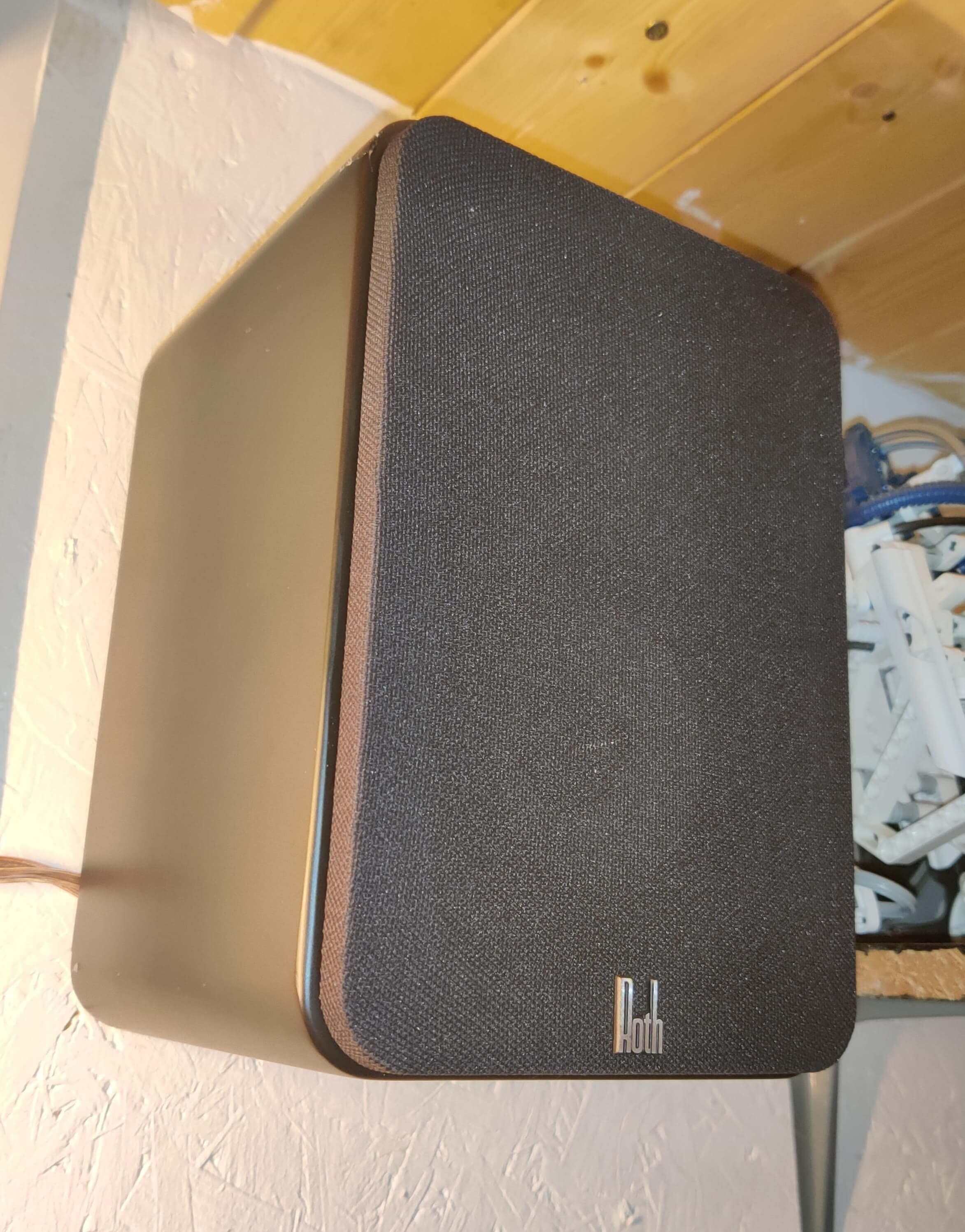 ROTH OLi RA1 Speaker wall mount by Really Unimportant | Download free ...