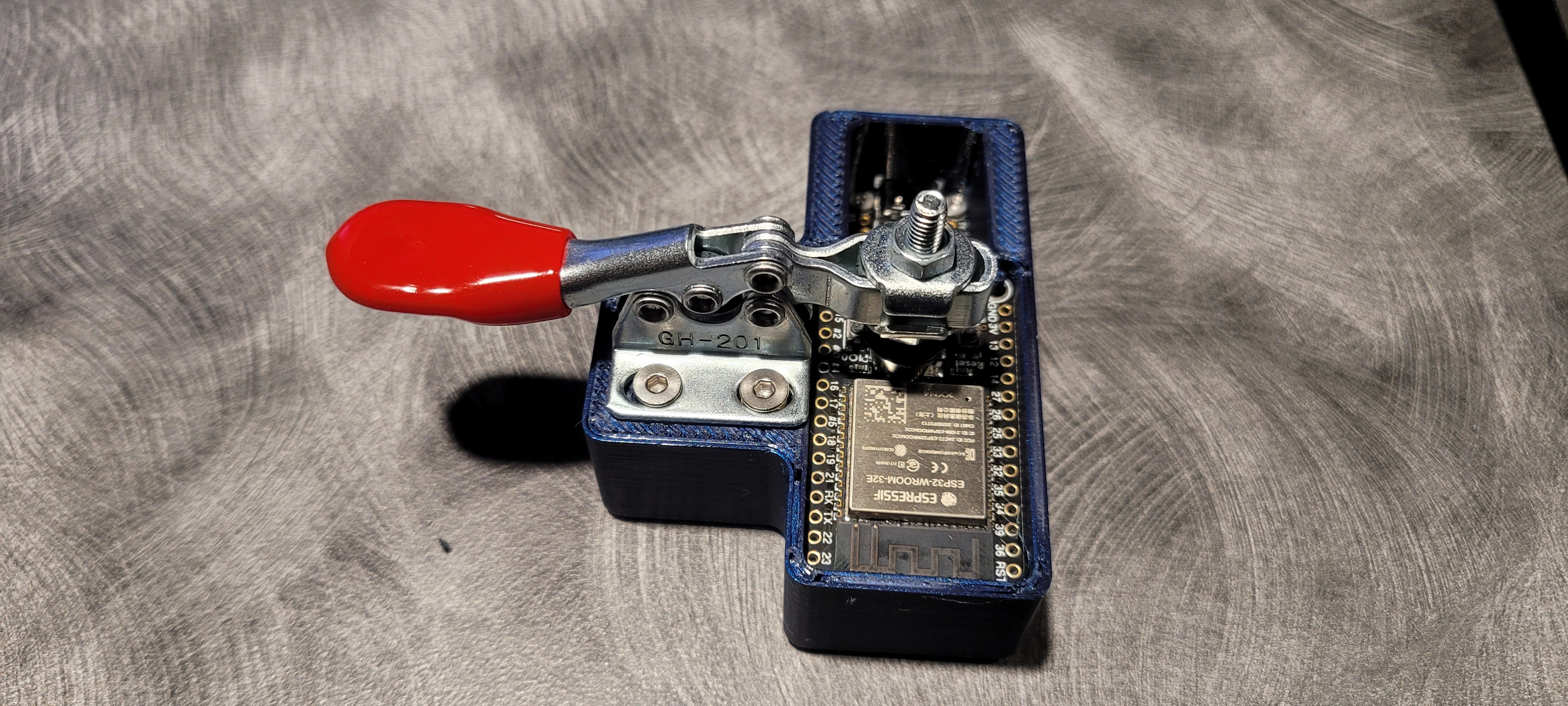Huzzah32 Programming Jig — thumbnail 3