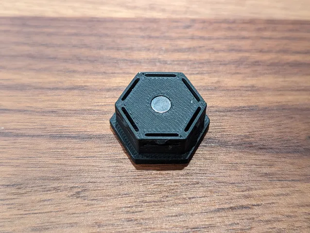 Honeycomb storage wall - Solid Magnetic Insert