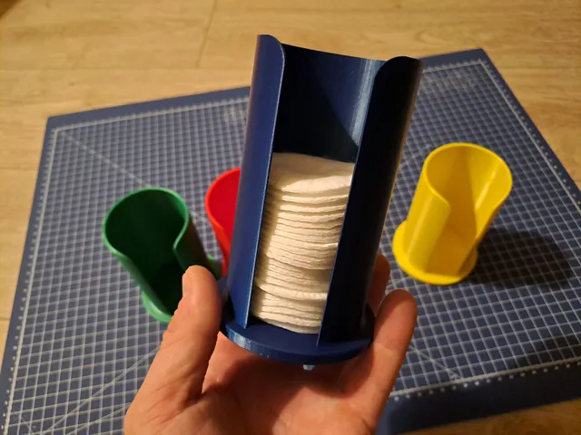Stojánek na odličovací vatové tampony (cotton pads holder)