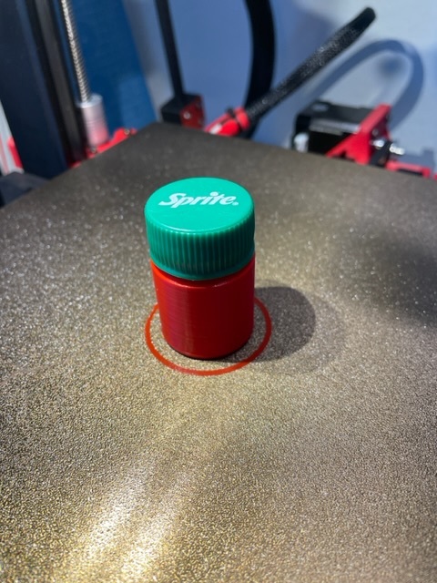 Miniatura 2 do modelo 3D Container with PET Bottle Cap