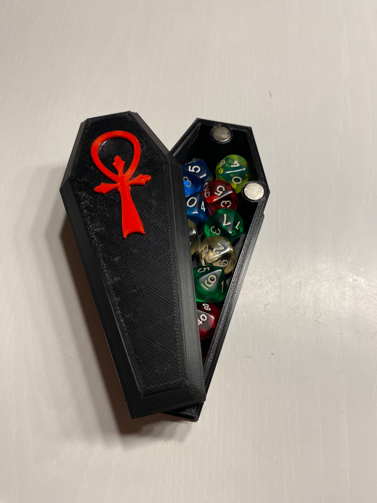 Dice coffin
