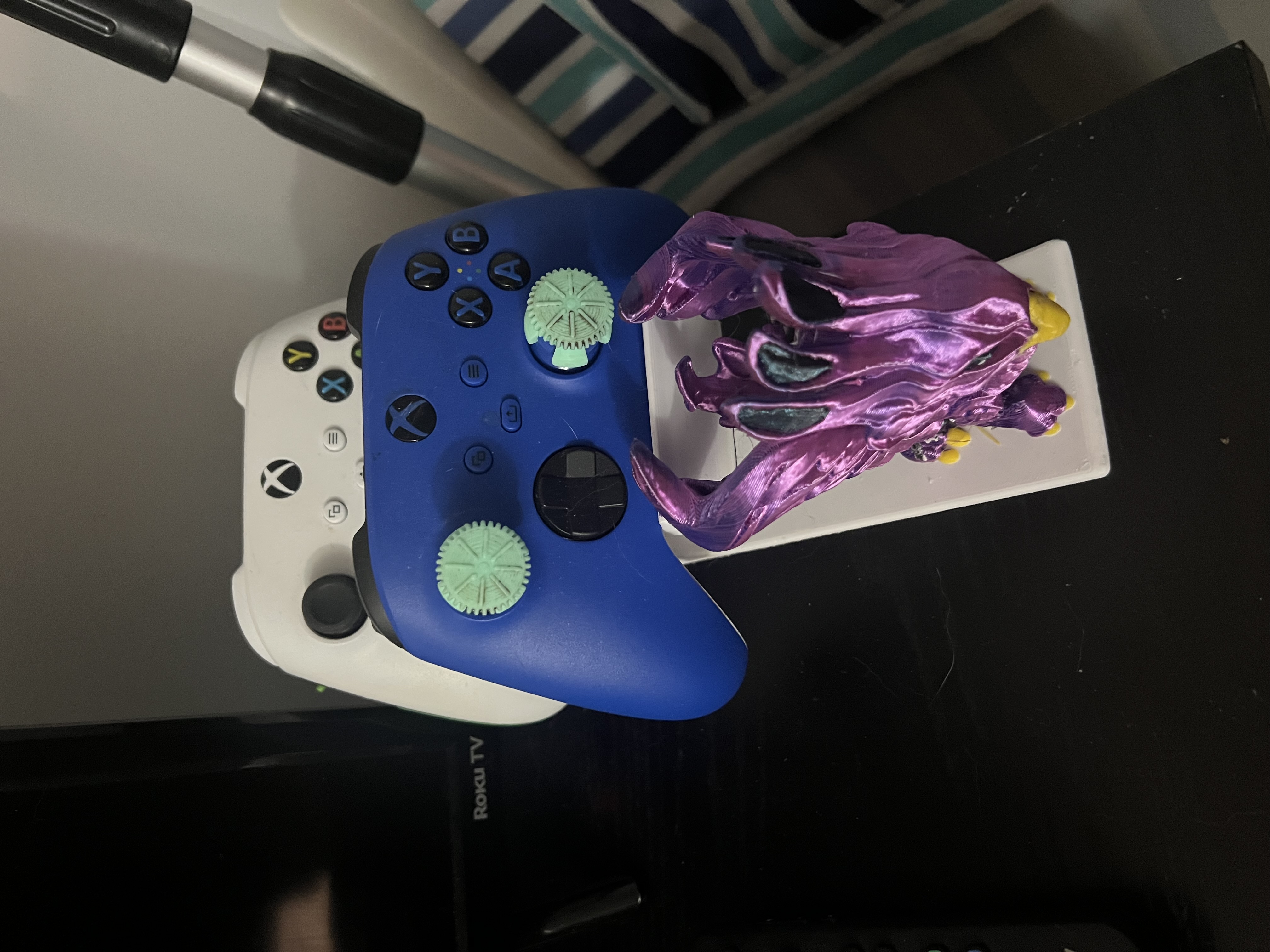 Dual/single Xbox/PS5 Controller Holder