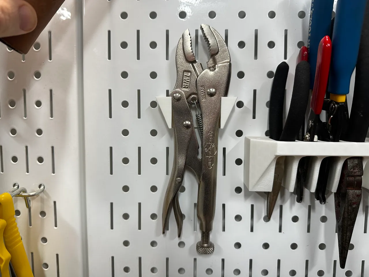 Vise Grip / plier pegboard holder by maxelman | Download free STL model ...
