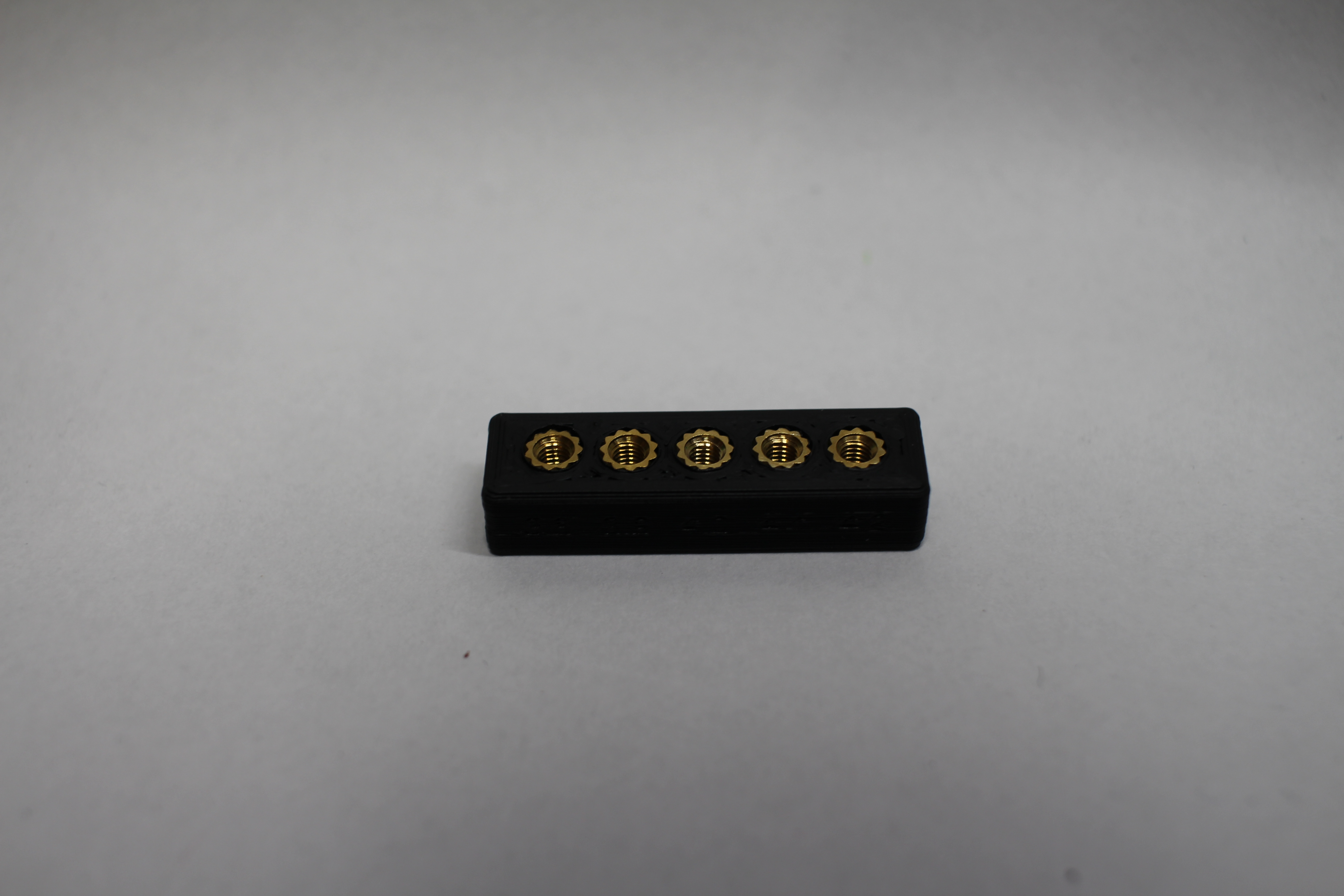 Miniatura 4 do modelo 3D Threaded Inserts Tolerance Test M3 (normal and short)