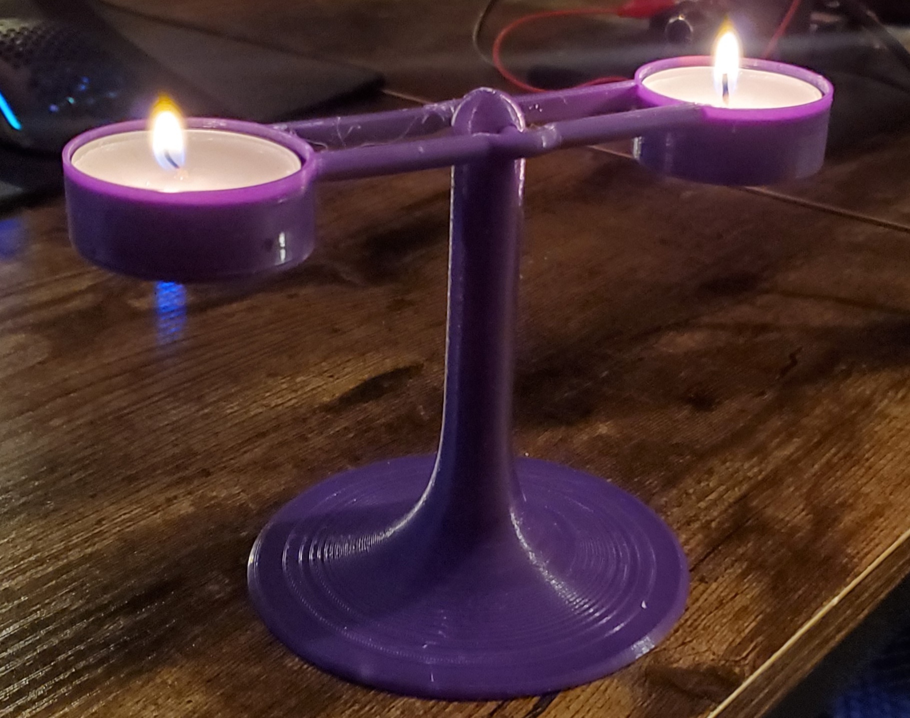 Balance scale tealight holder