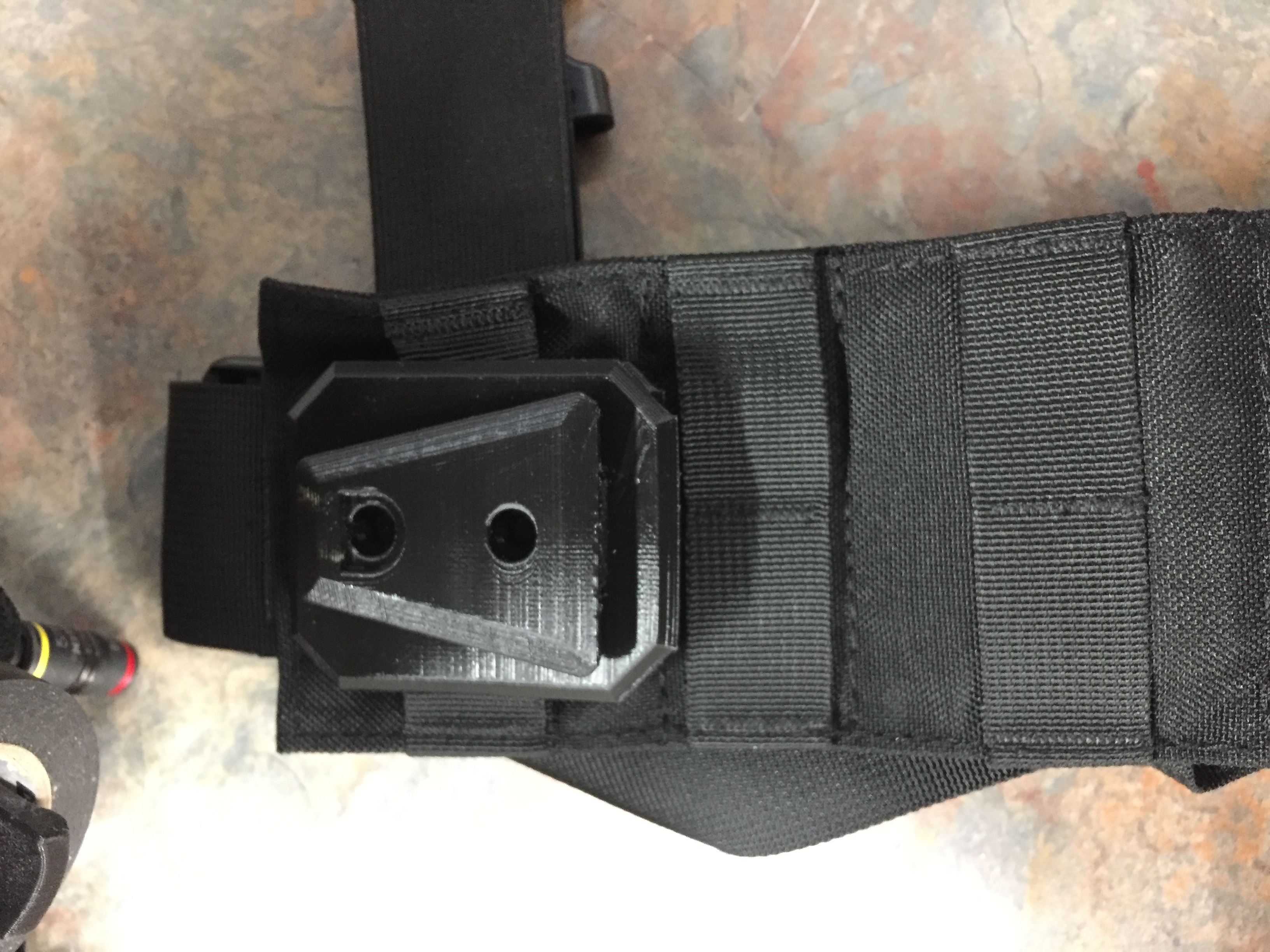 ToughBuilt Molle Clip Hub