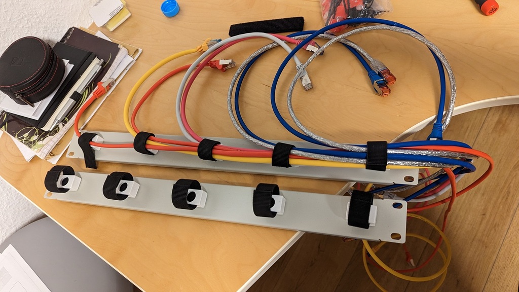 Follow Cable Management Cable Management Base (rackmountable) by Ascardia | Download free STL ...