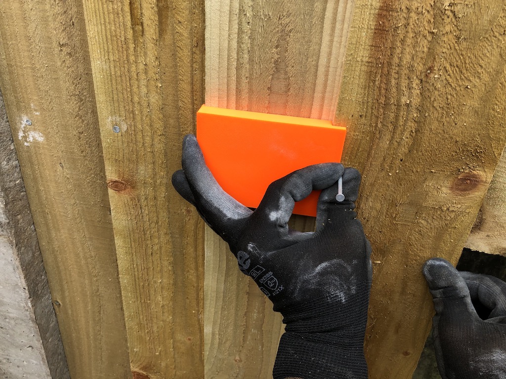 Alignment Guide for a Feather Edge Fence (or a Close Board Fence)