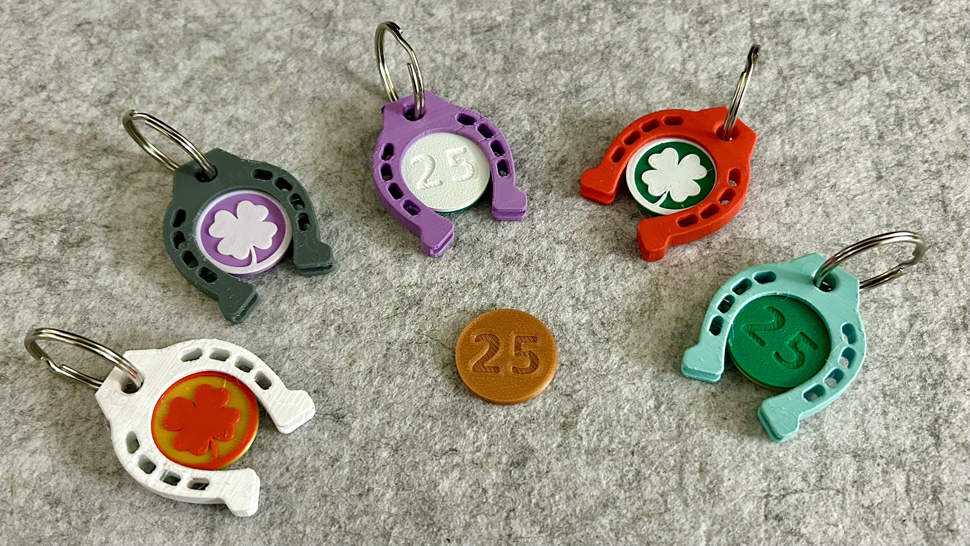 2026 - Lucky charm with shopping cart coin / Glücksbringer mit Münze für Einkaufswagen