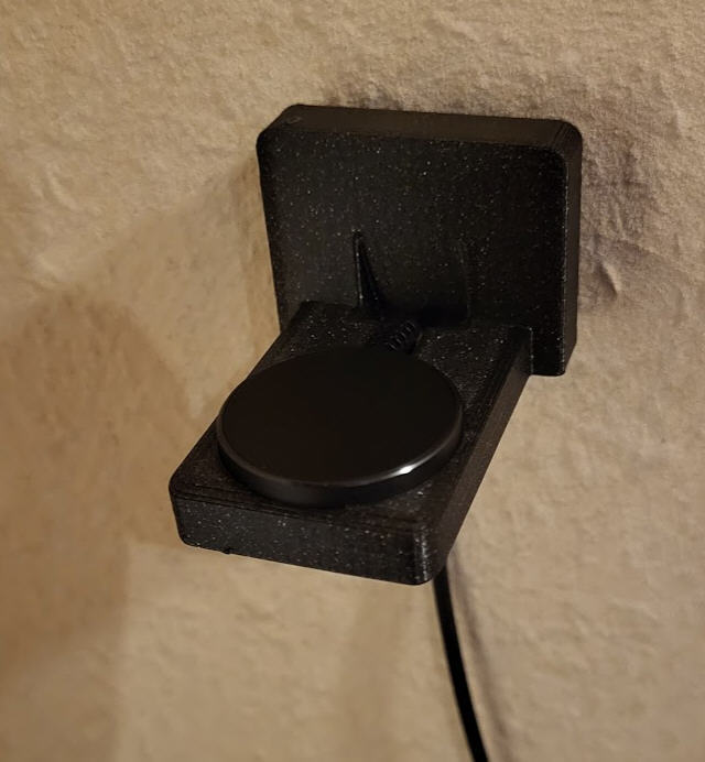 Wall mount for Samsung Galaxy Watch 5 charger. by Tupsy | Download free ...