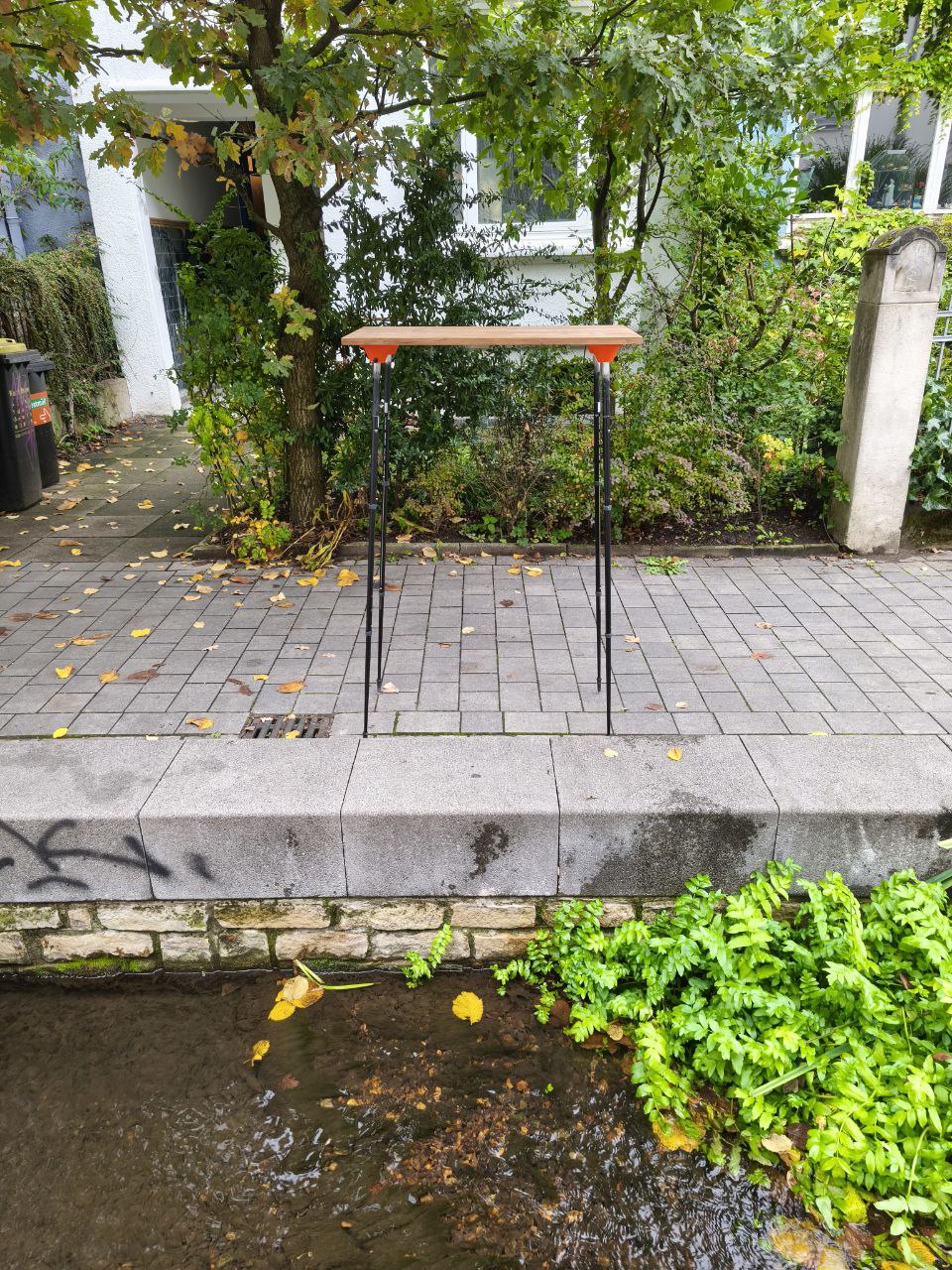Standup Trekking Table