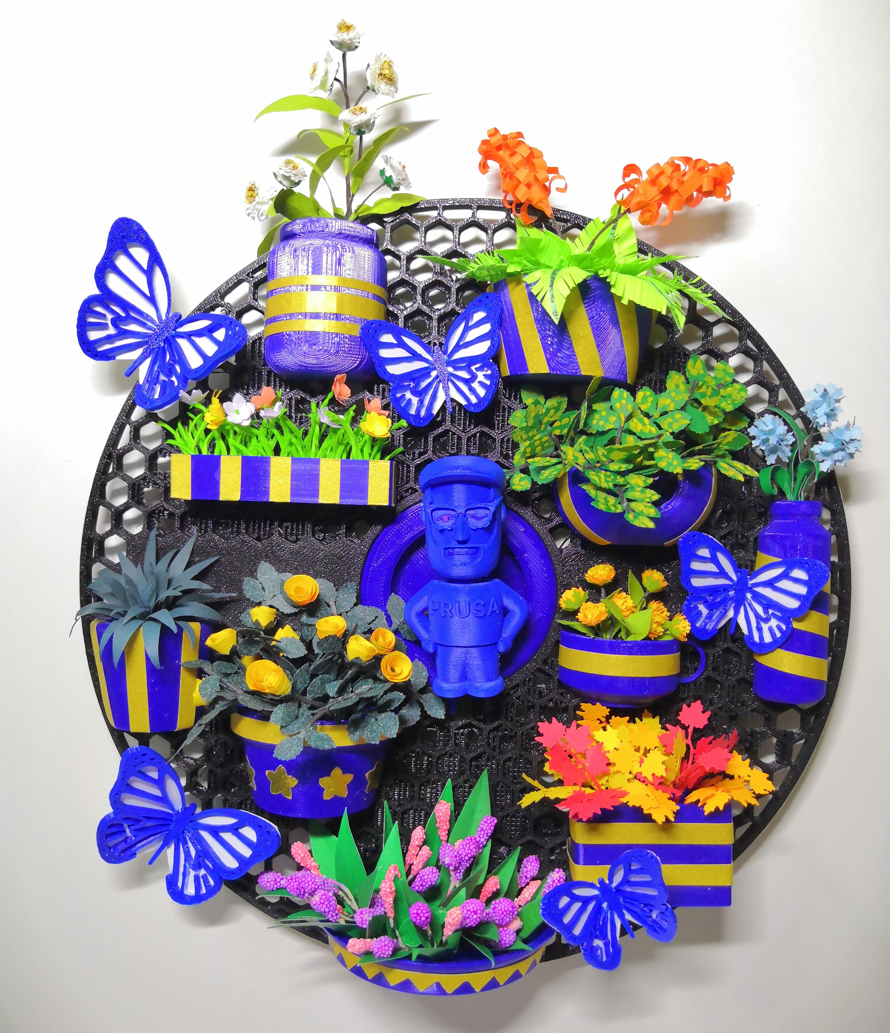 Mini Garden : wall hanging/vertical garden using leftover spool or cardboard.