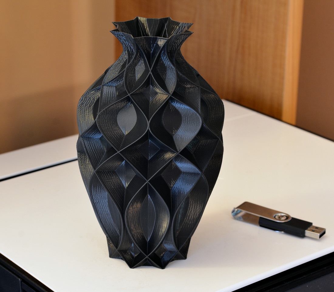 Vase 738