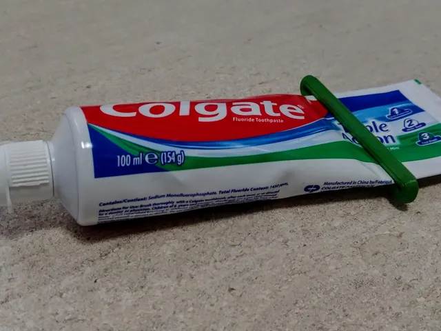 Flexible Toothpaste Squeezer