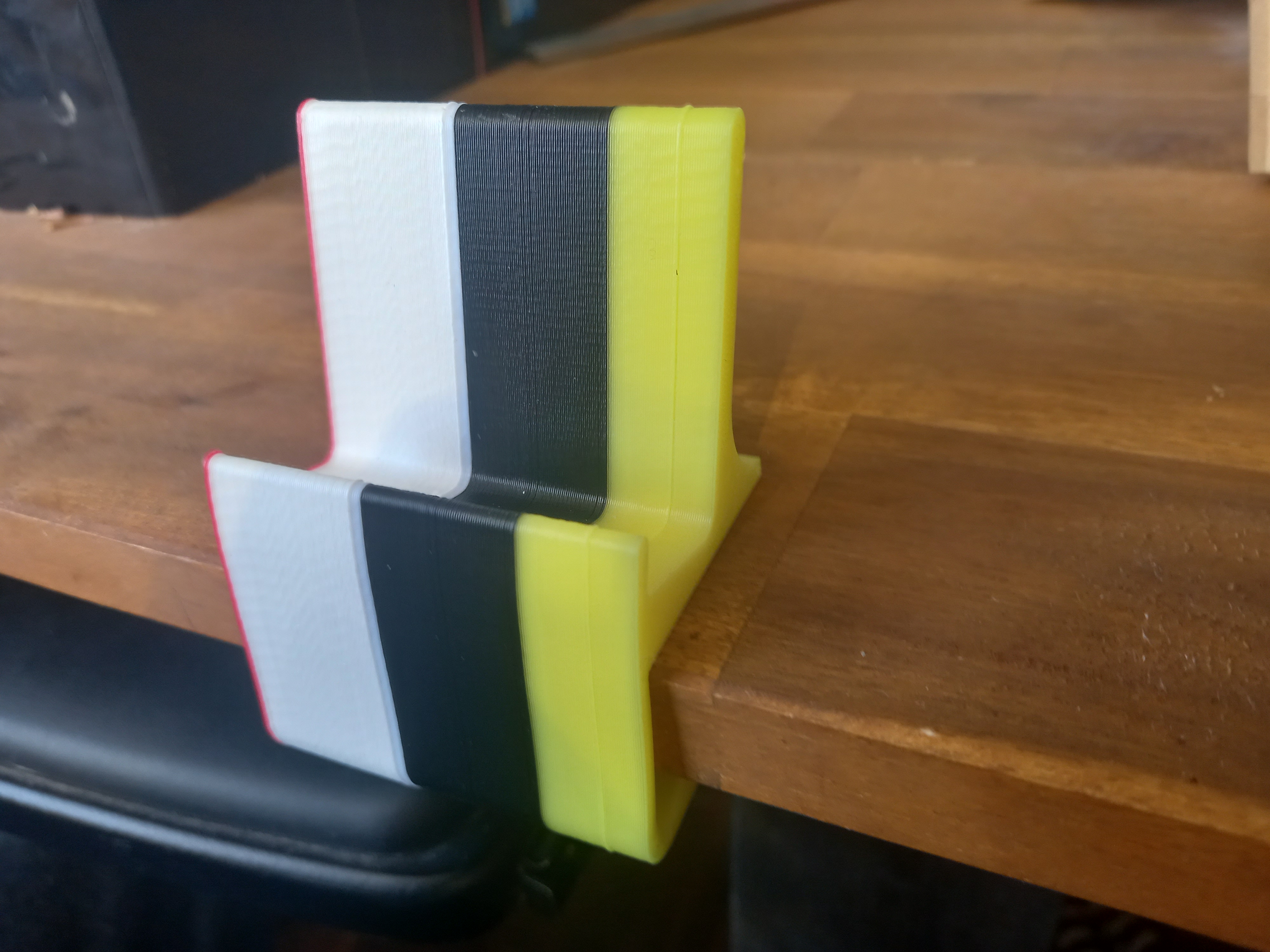 Strong Grip Desk Clamping Phone/Tablet/Keyboard.