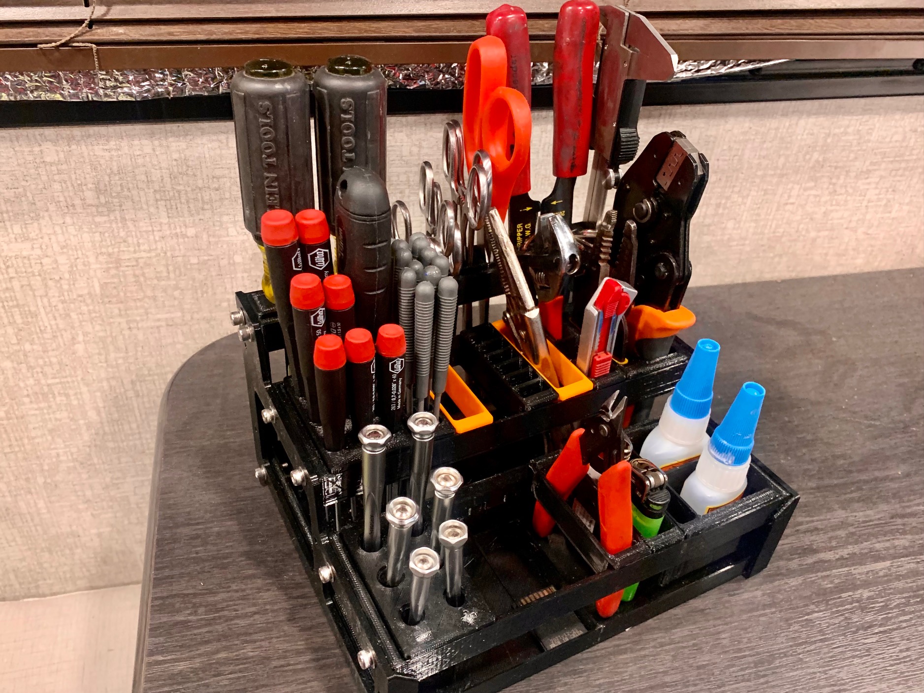 Modular 3D Printed Desktop Storage Rack by Indeterminate Design