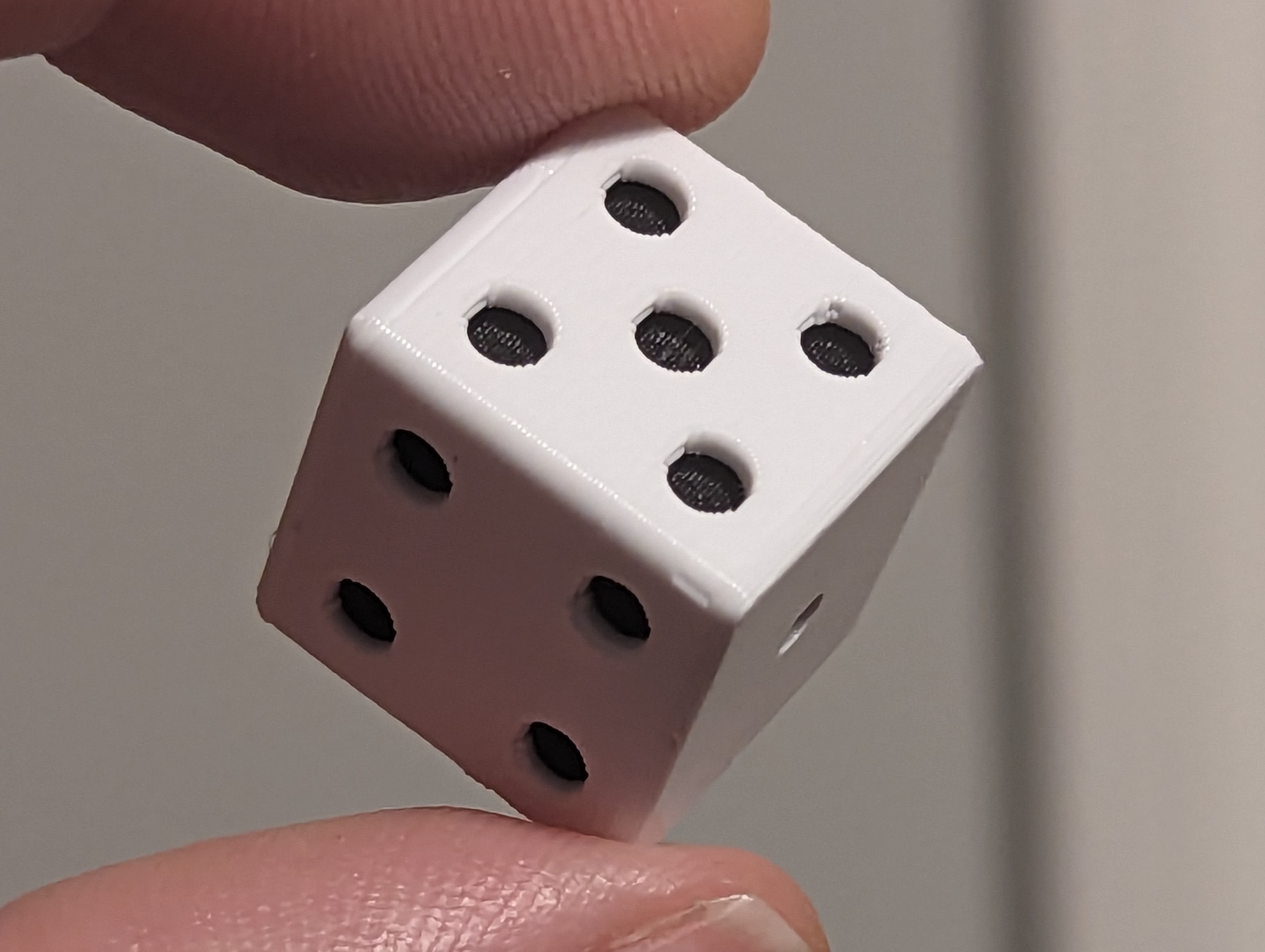 Custom Multicolor Dice with OpenSCAD