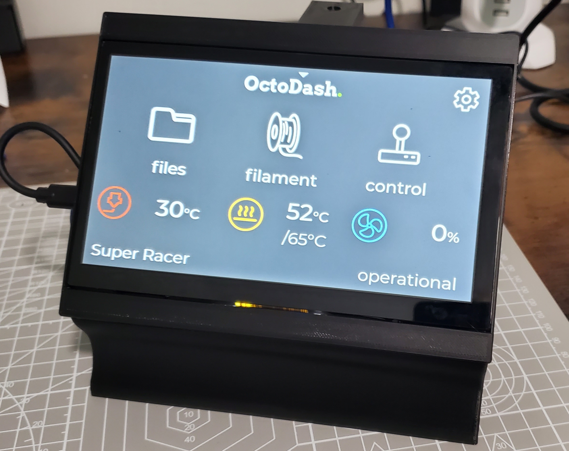 Stand for 7 inch Touchscreen and Raspberry Pi