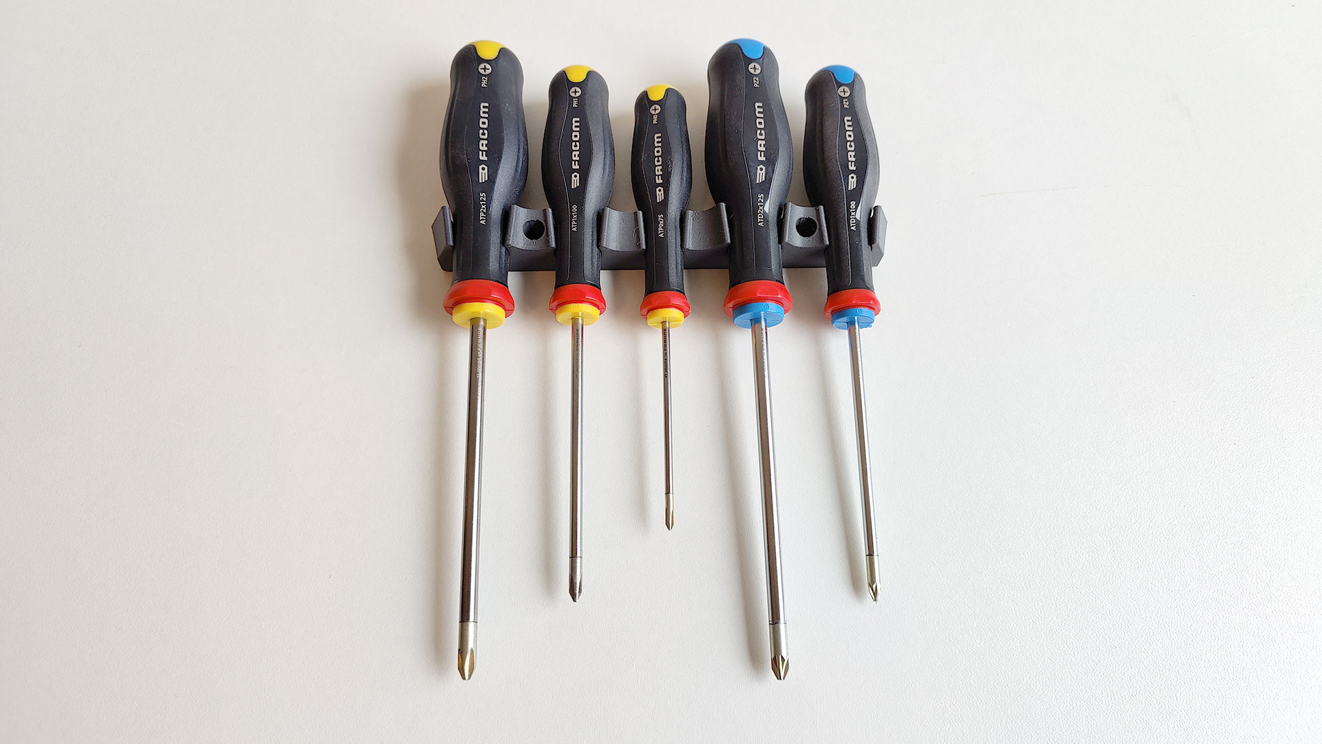 Wall mounted screwdriver rack for Facom sets