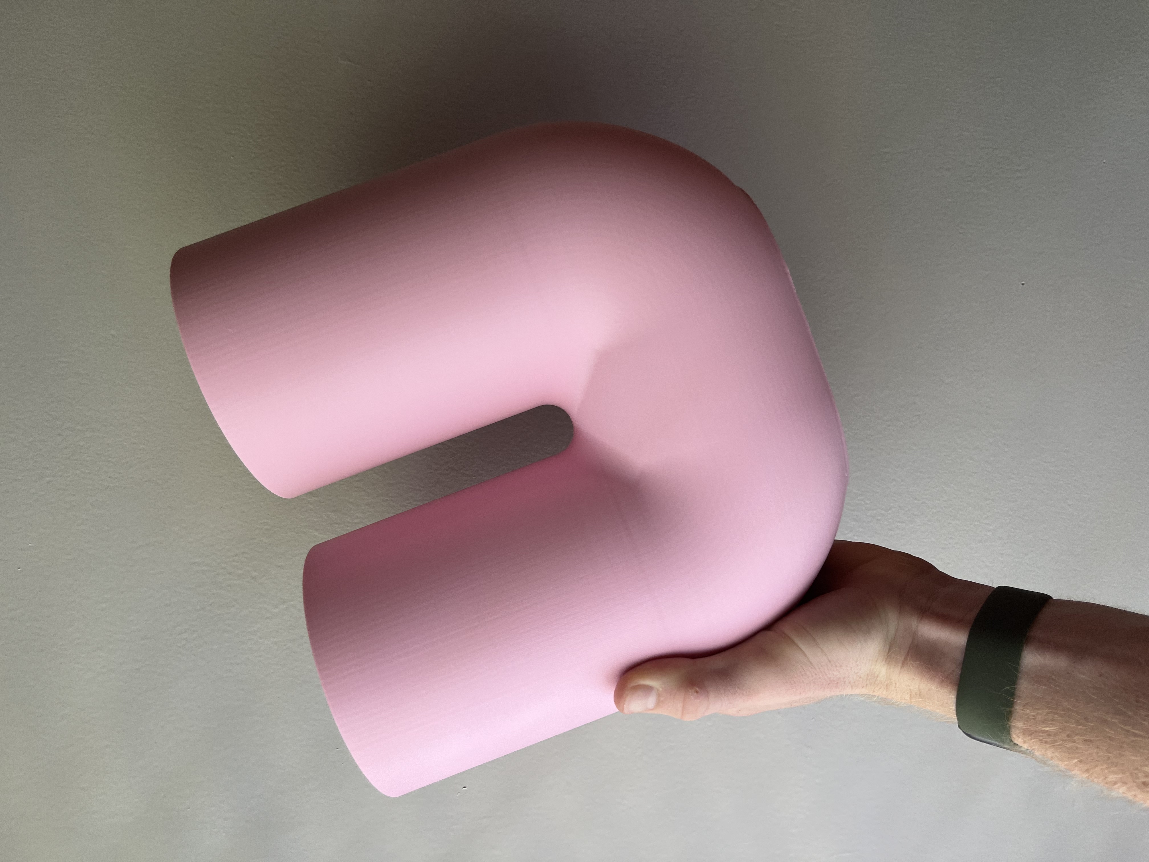 Miniatura 4 do modelo 3D Large U-Shaped Vase