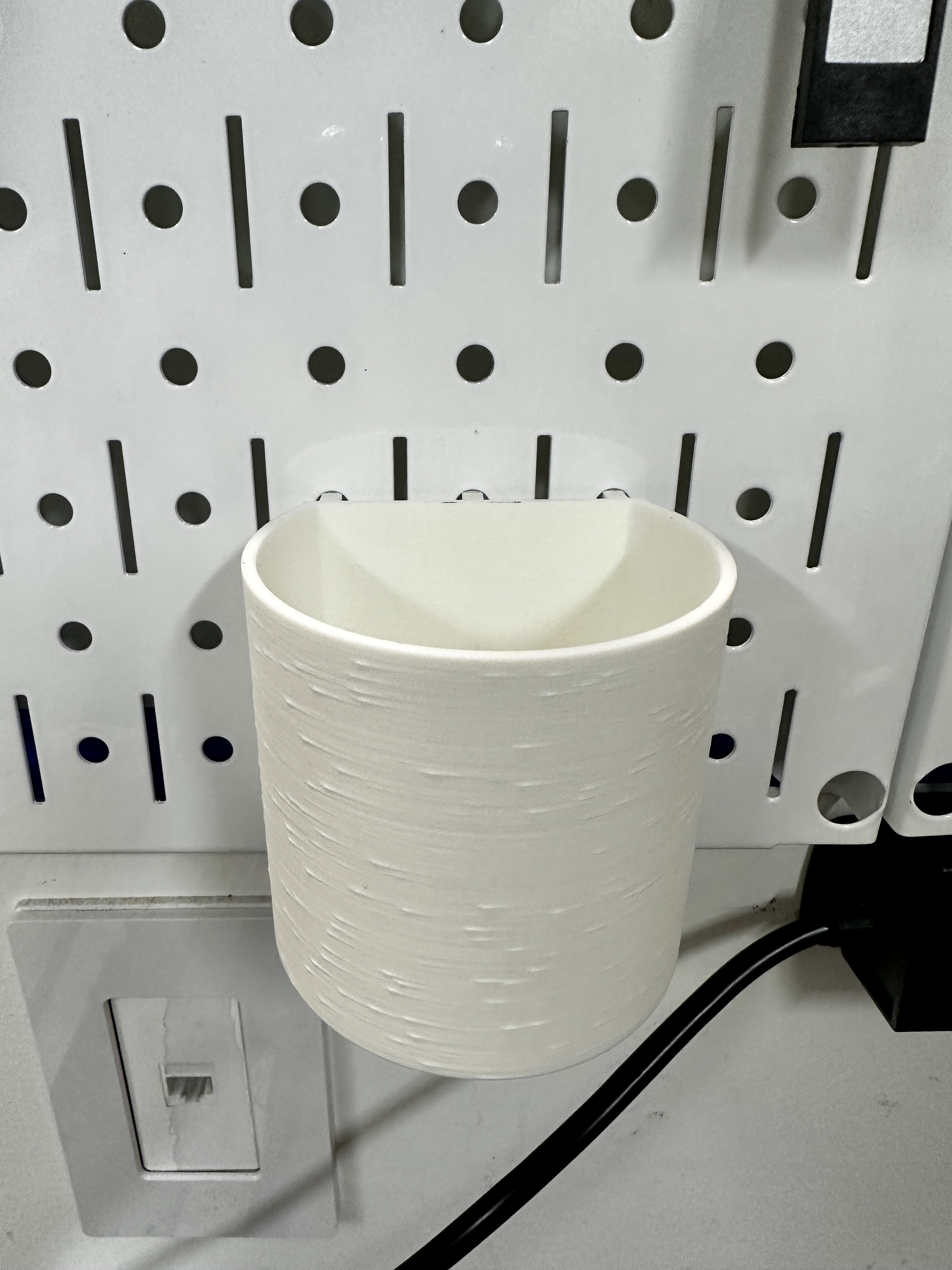 Pegboard Cup for 1" pegboard holes by maxelman Download free STL