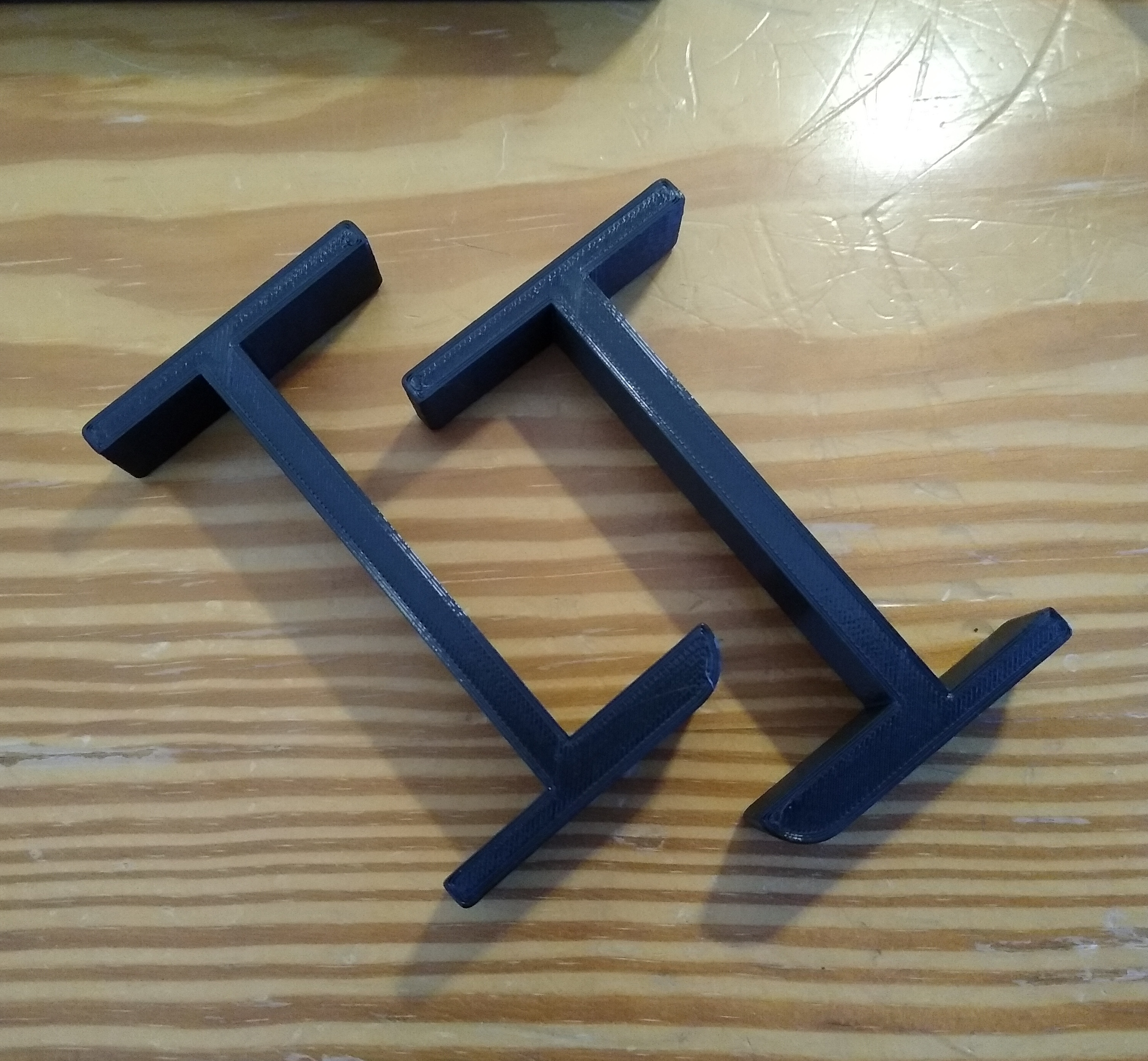 Power Supply Holder for LG Electronics 32UN880-B monitor (FreeCAD)